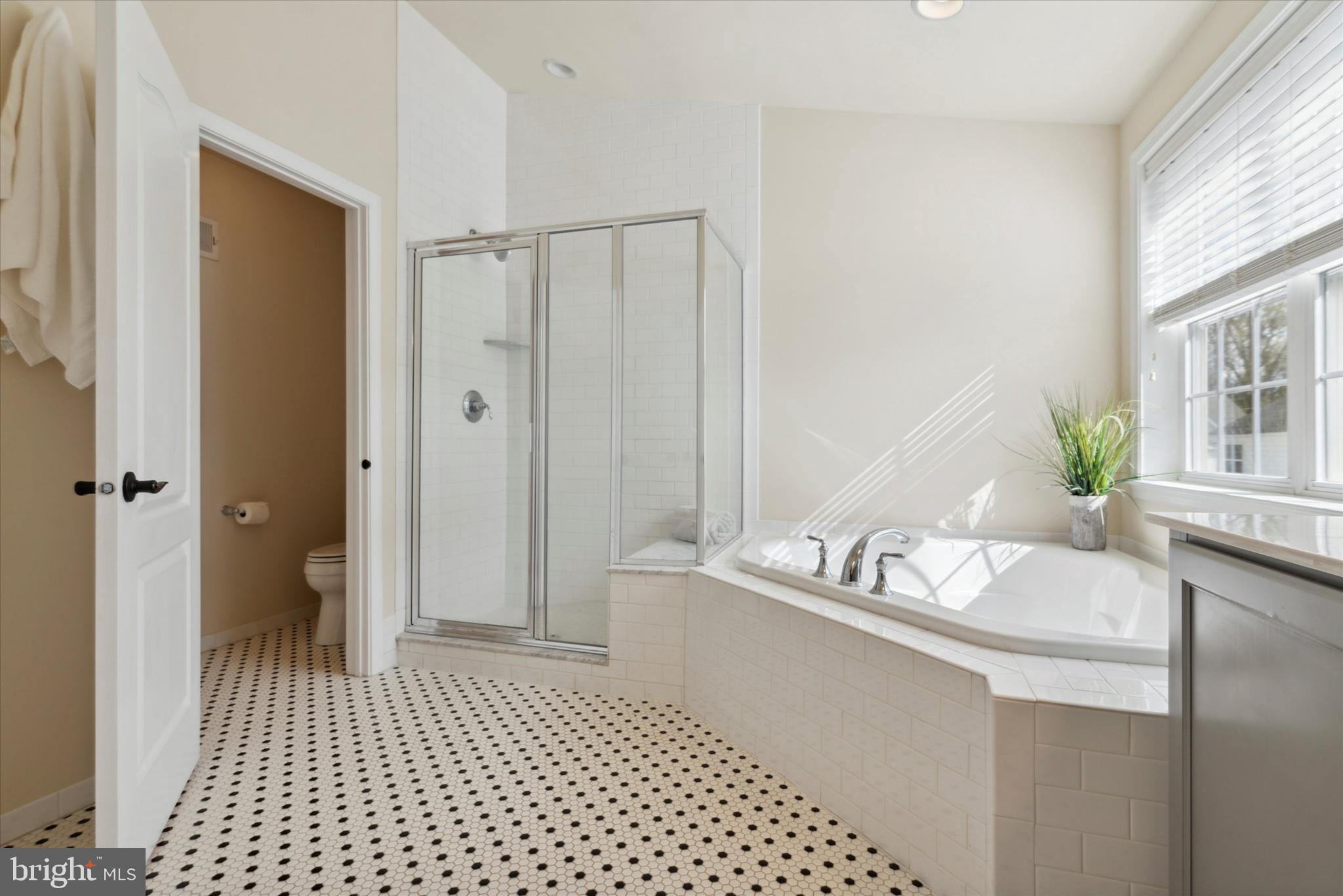 RAVENSCLIFF - Residential Lease