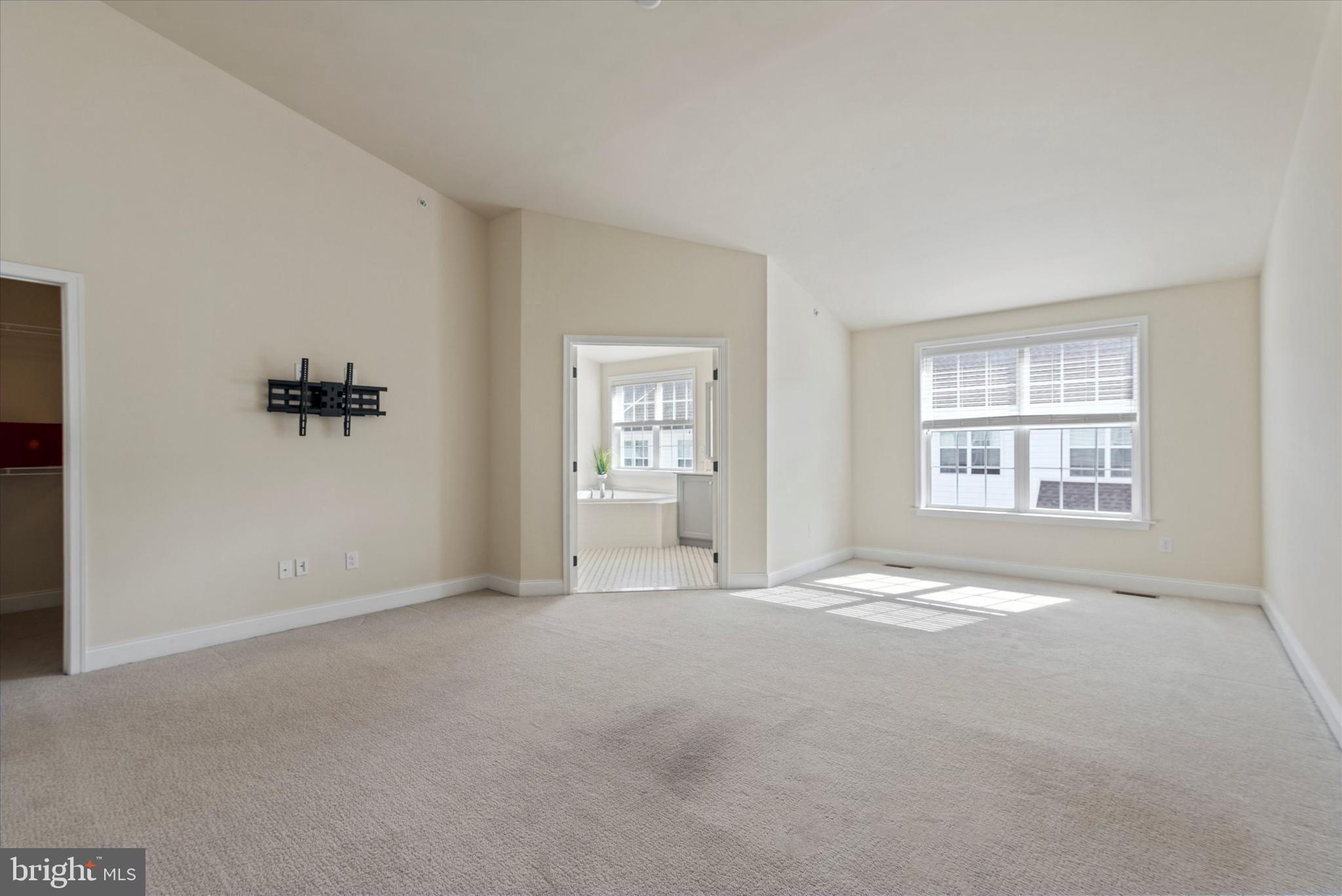 RAVENSCLIFF - Residential Lease