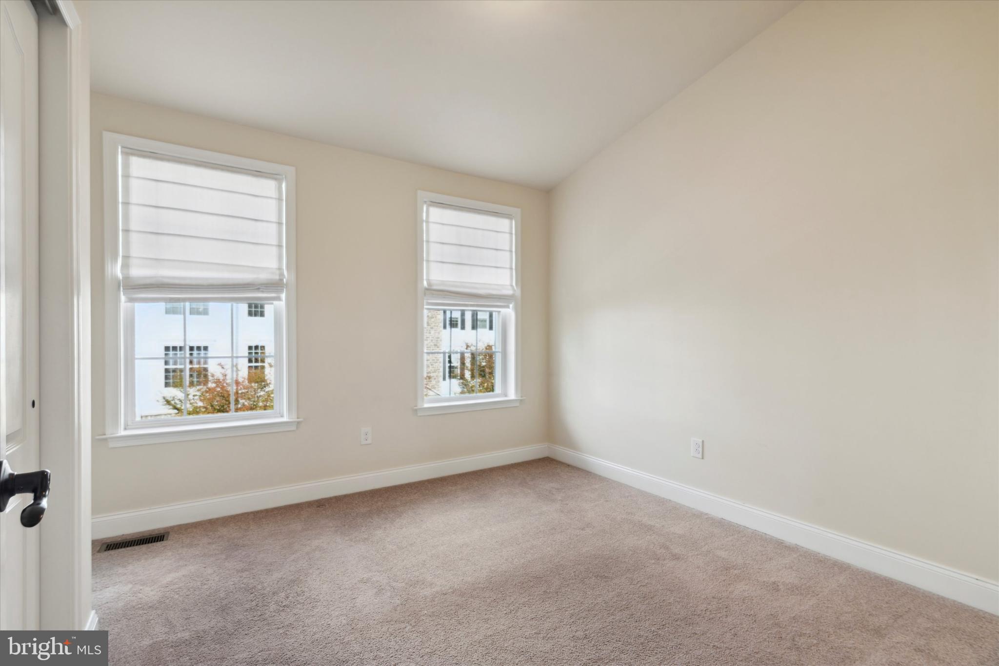 RAVENSCLIFF - Residential Lease