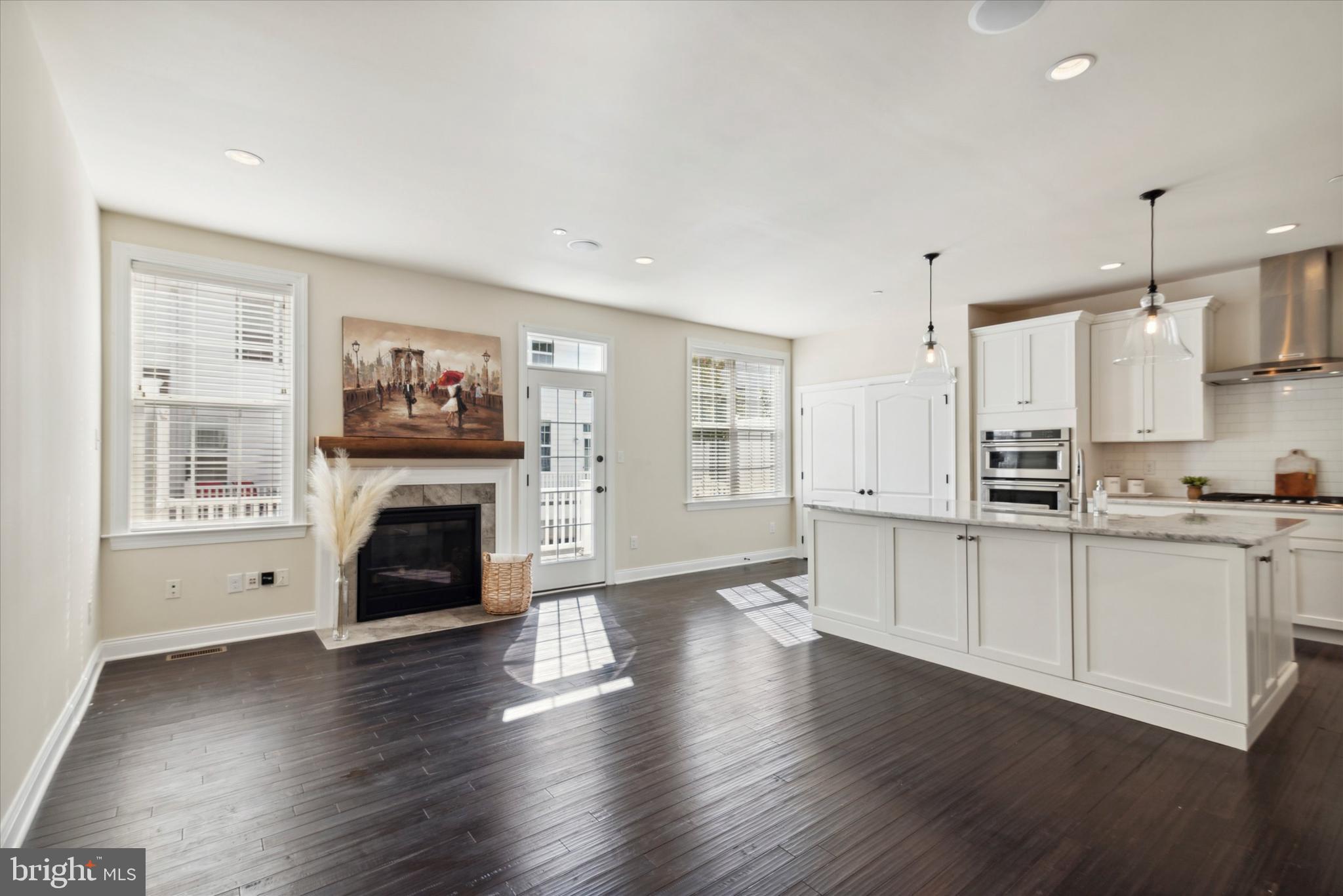 RAVENSCLIFF - Residential Lease