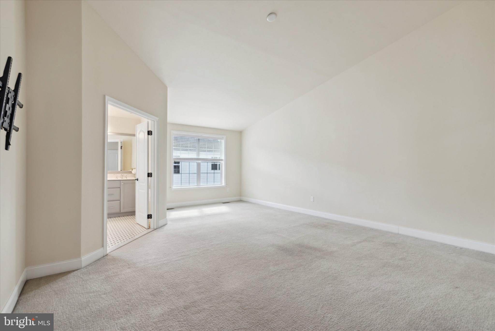 RAVENSCLIFF - Residential Lease