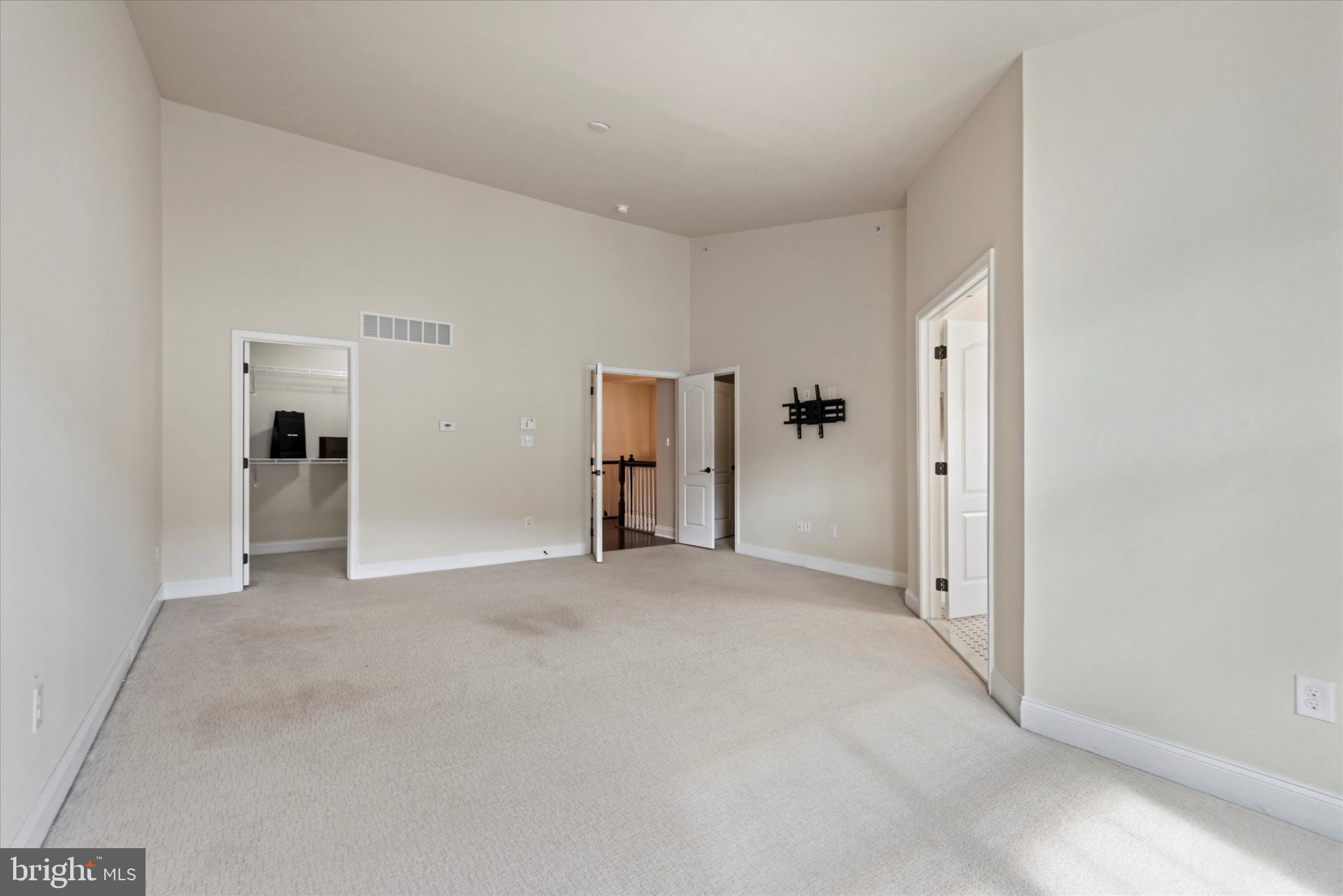 RAVENSCLIFF - Residential Lease