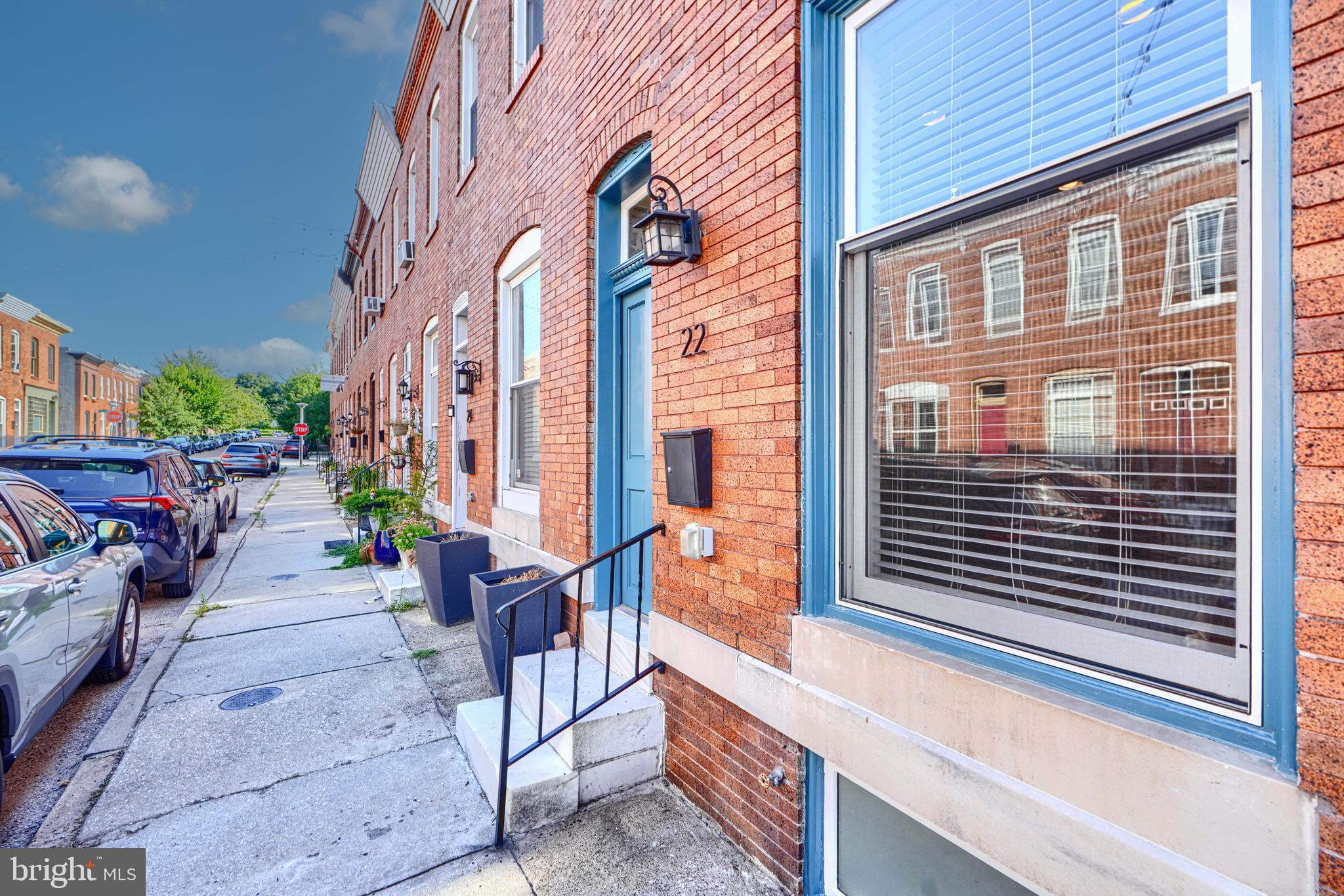 22 DECKER AVENUE S