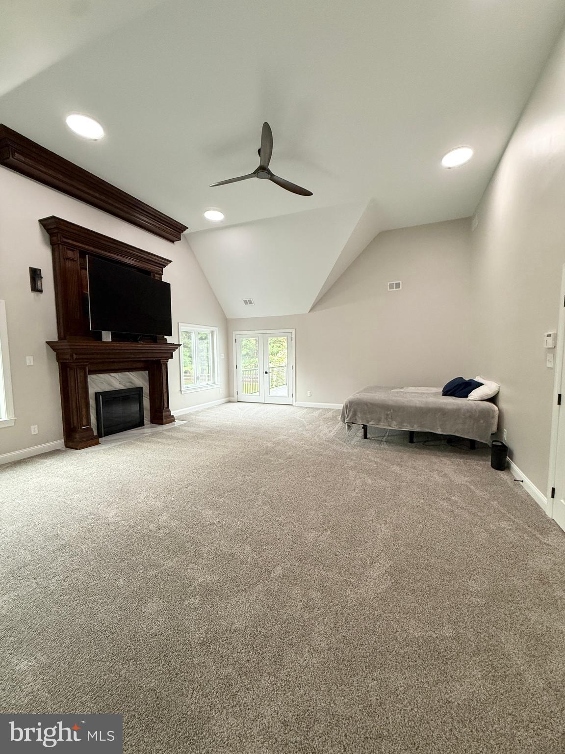 BURROWS RUN - Residential