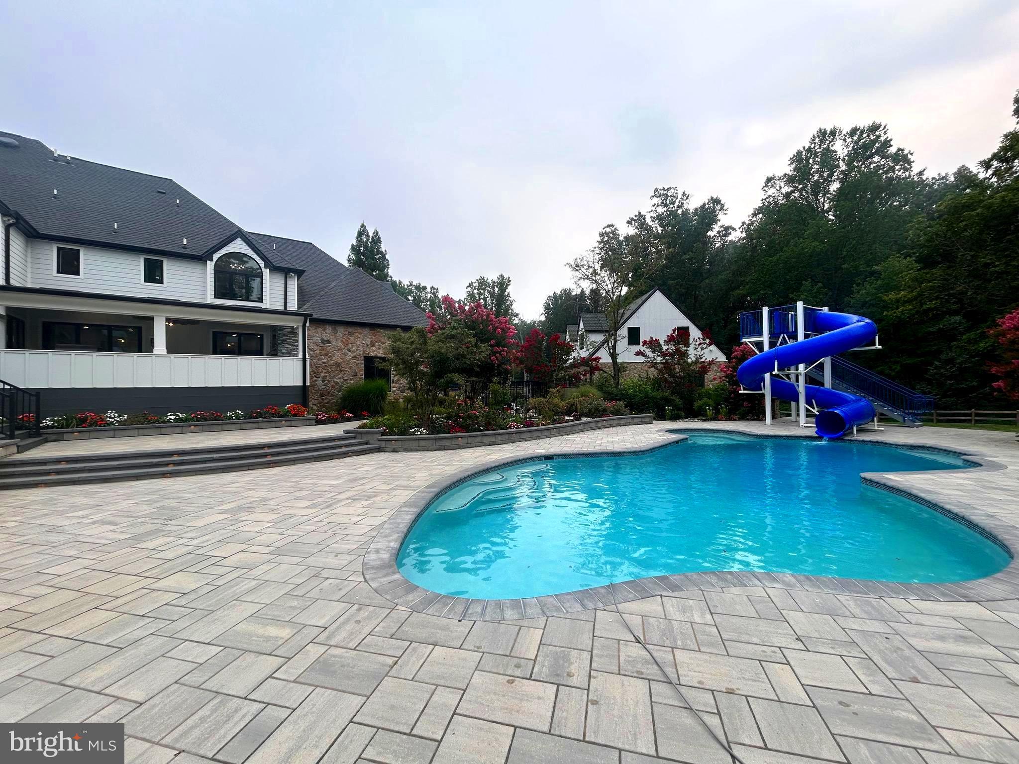 BURROWS RUN - Residential