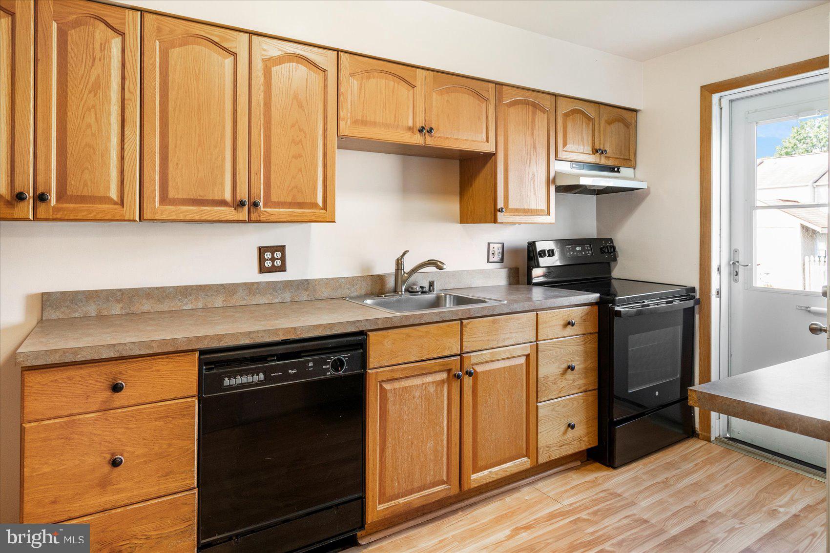 WILKER COURT - Residential