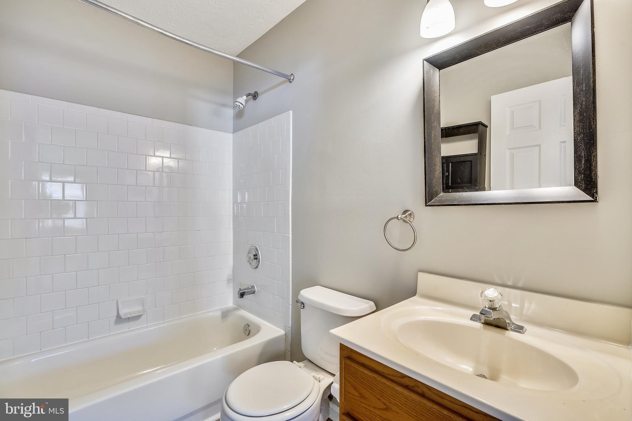 COLUMBIA PARK - Residential Lease