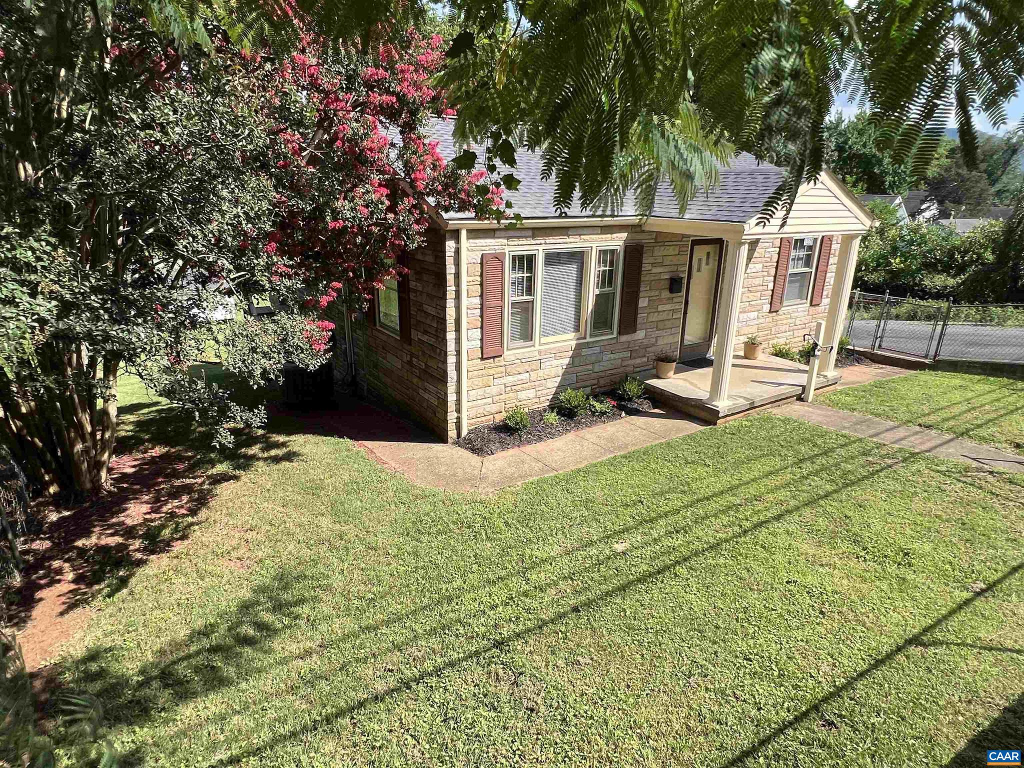 BELMONT - Residential