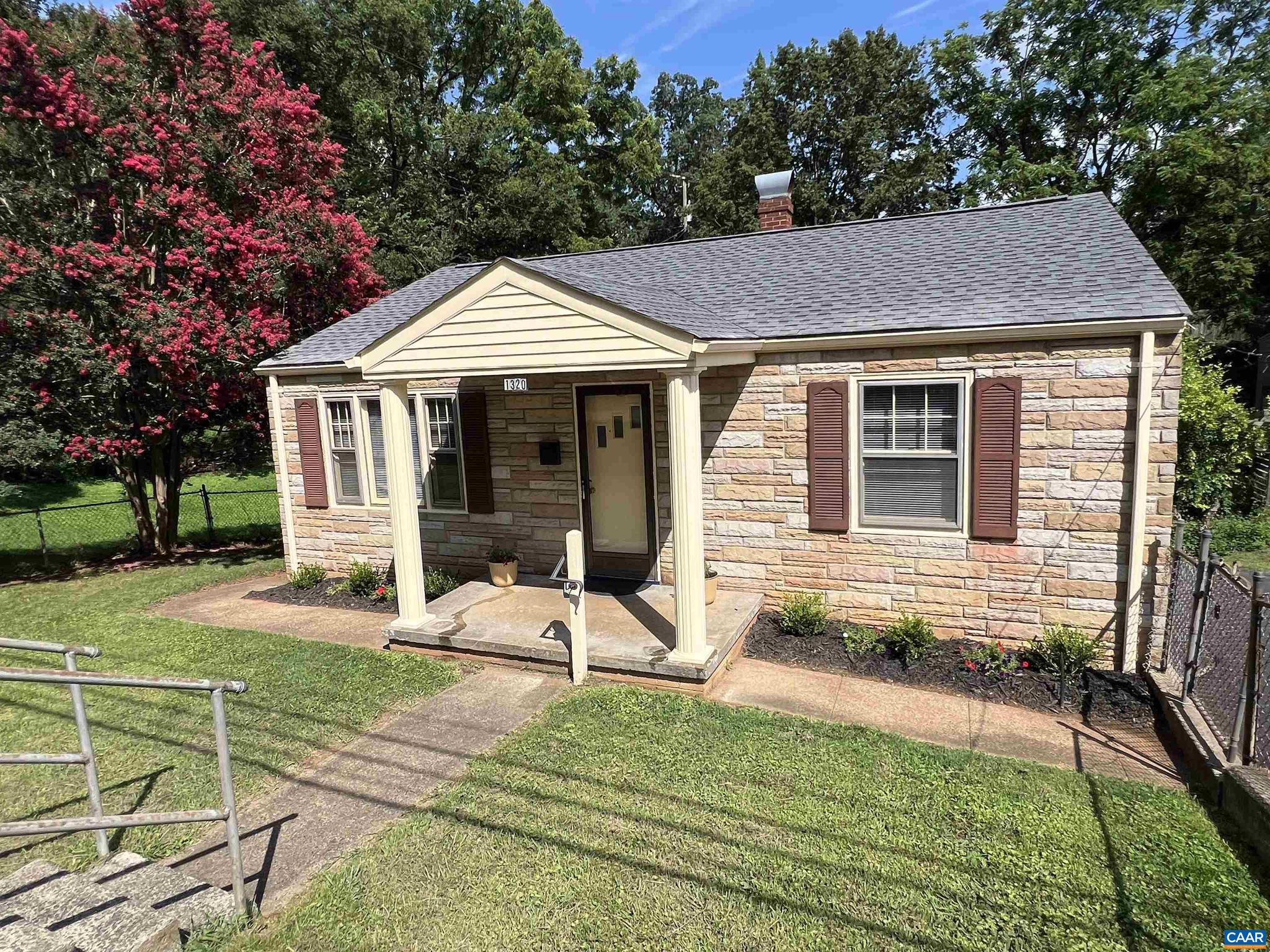 BELMONT - Residential