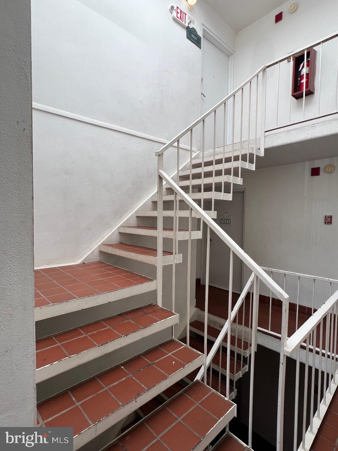 THE SUMMIT - Residential Lease