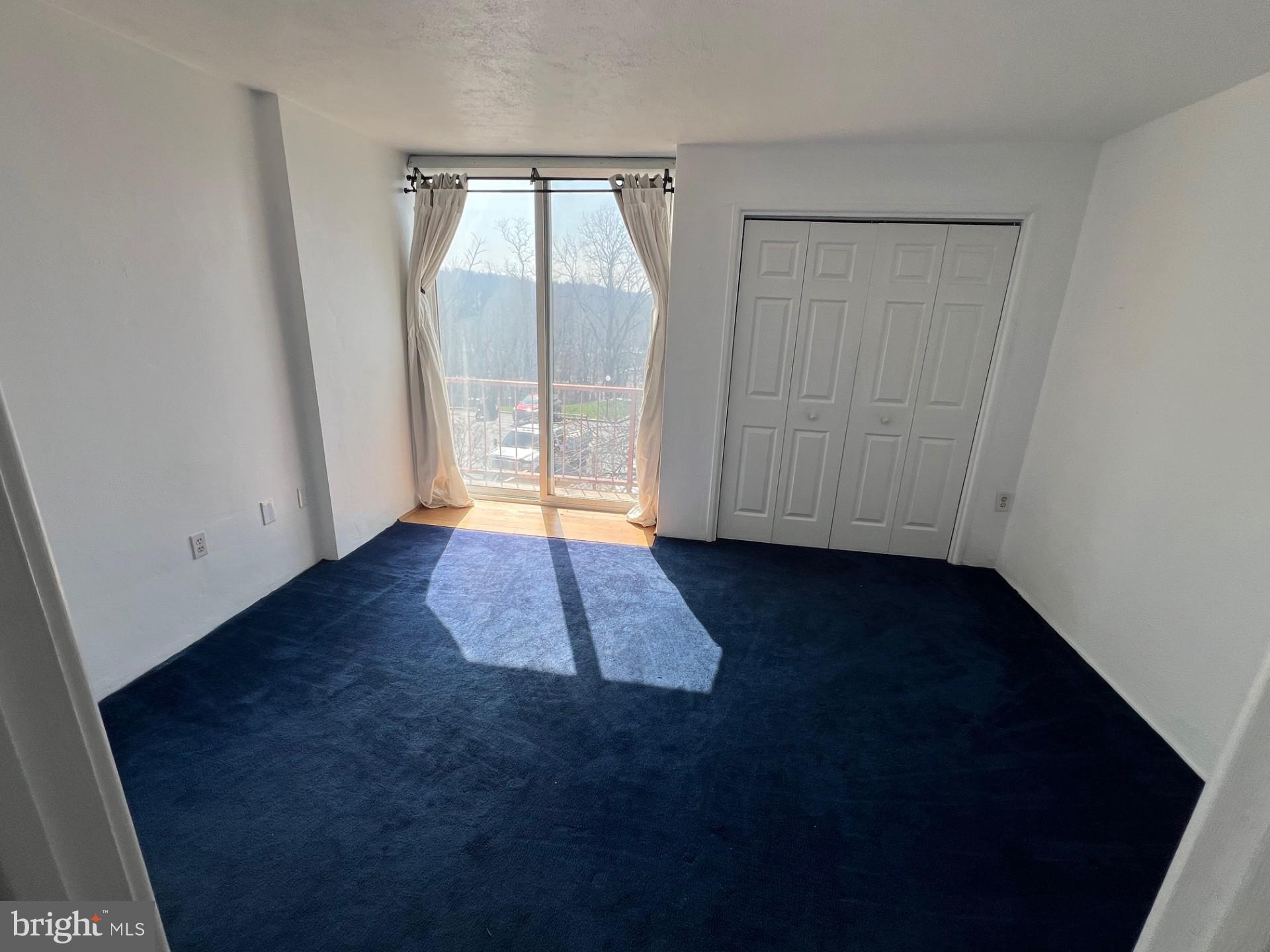 THE SUMMIT - Residential Lease