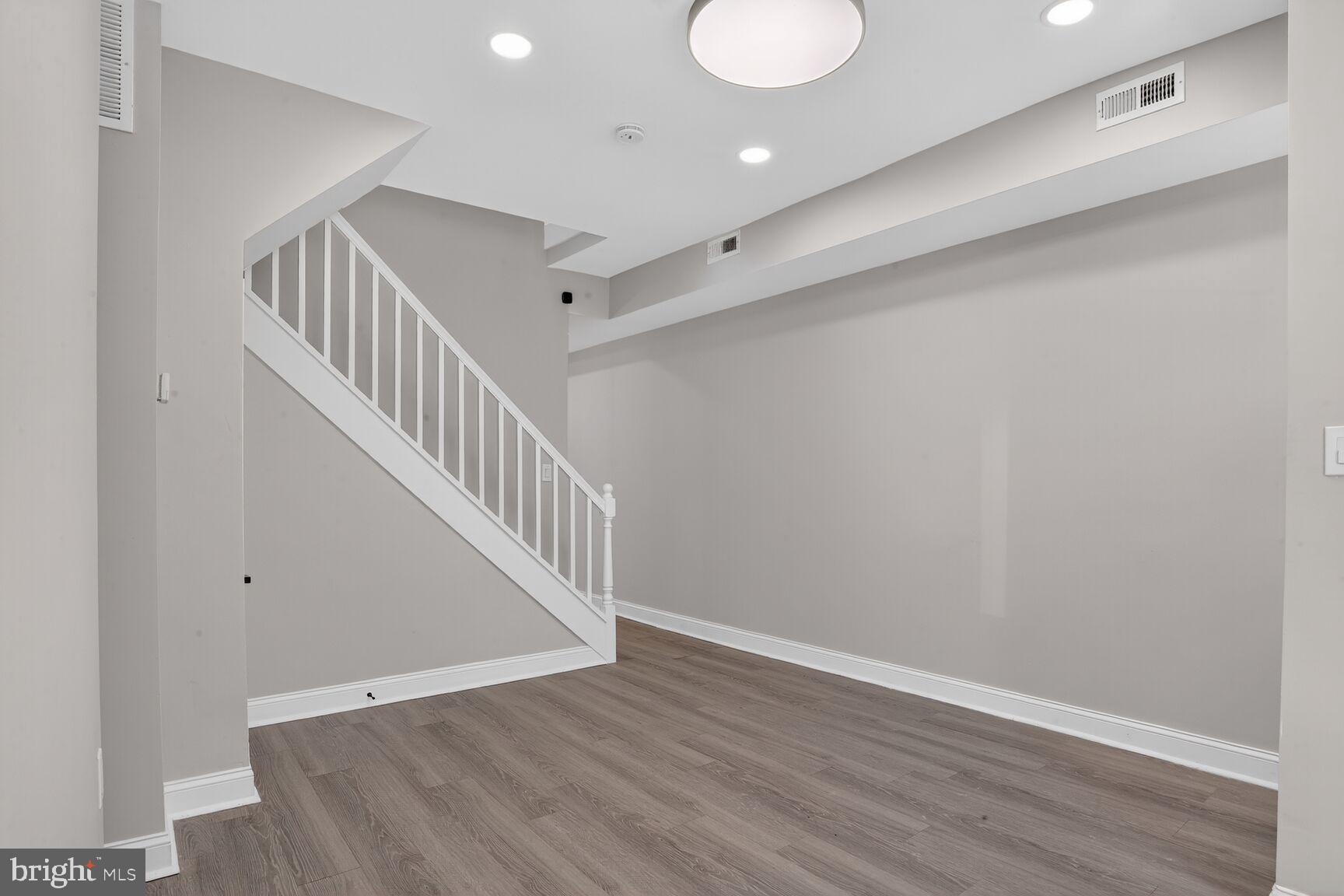 WASHINGTON VILLAGE - Residential Lease