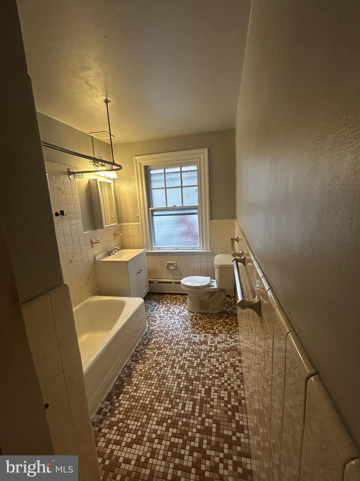 237 HAVERFORD AVENUE APARTMENT