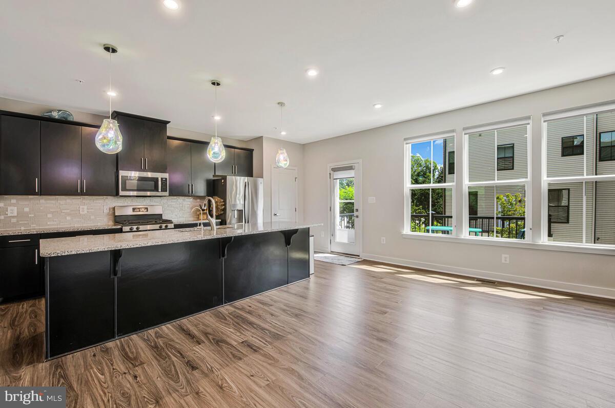 VILLAGE OF TOWNE SQUARE - Residential