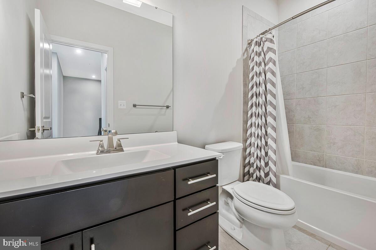 VILLAGE OF TOWNE SQUARE - Residential