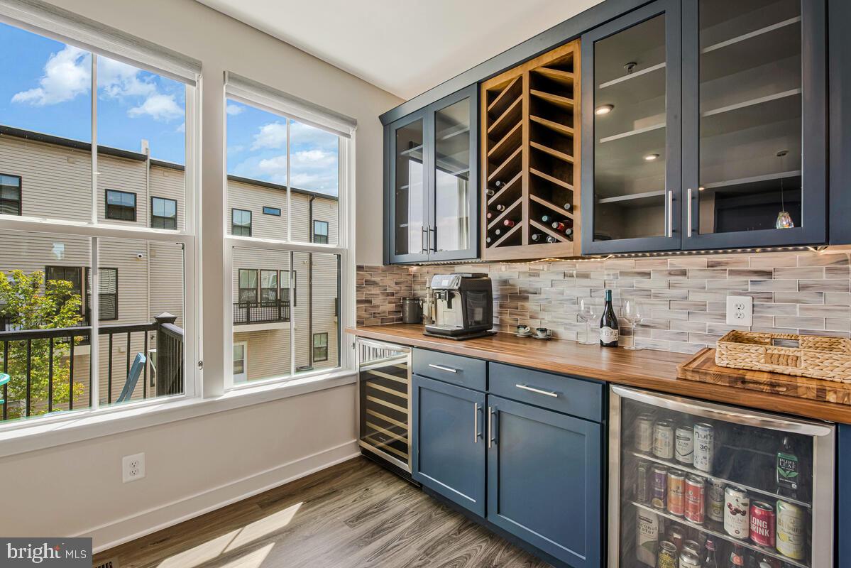 VILLAGE OF TOWNE SQUARE - Residential