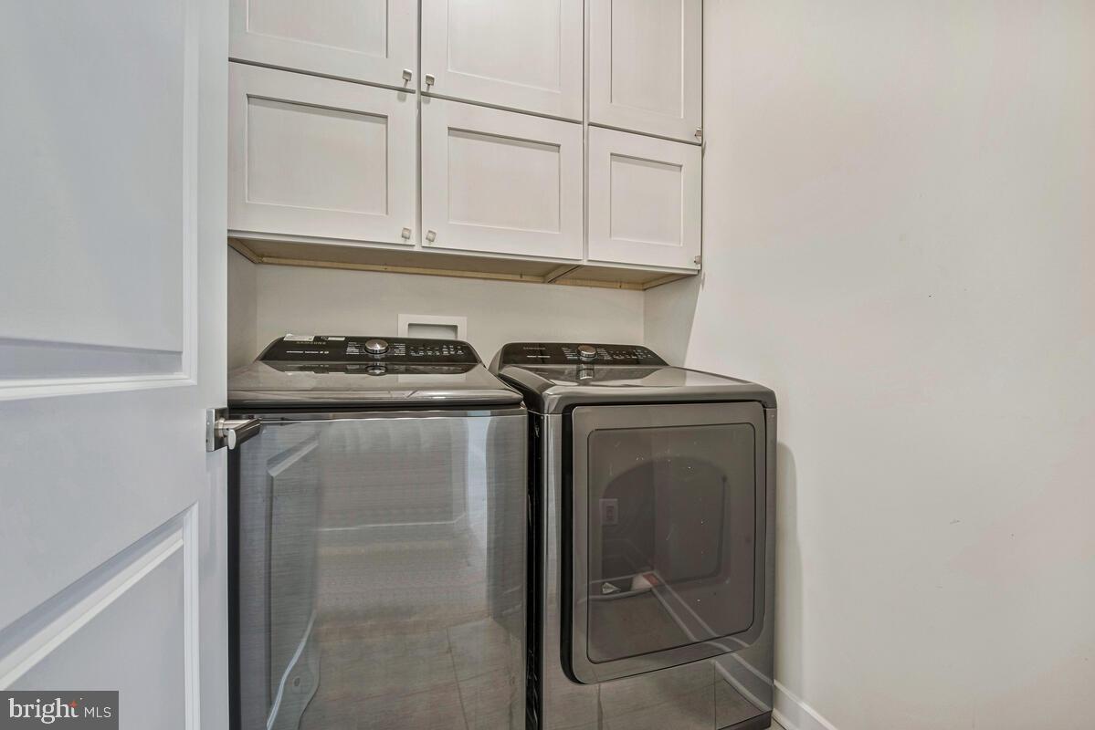 VILLAGE OF TOWNE SQUARE - Residential