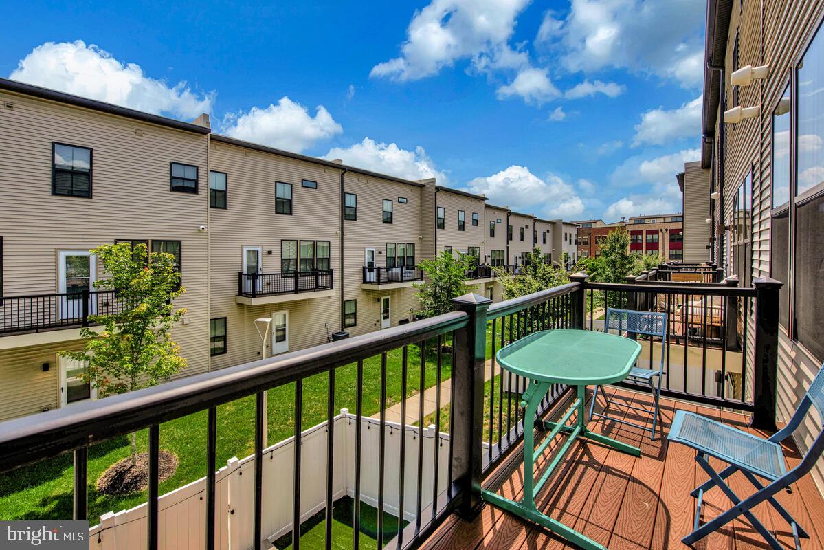 VILLAGE OF TOWNE SQUARE - Residential