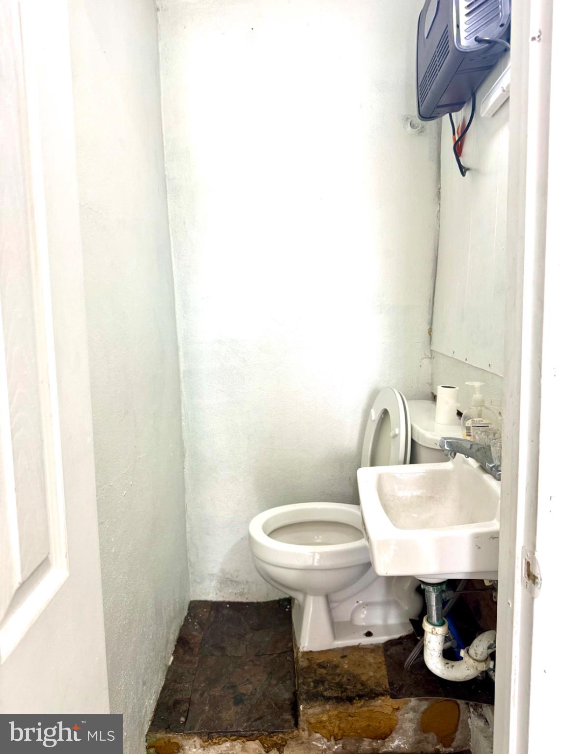 211 W ONTARIO STREET