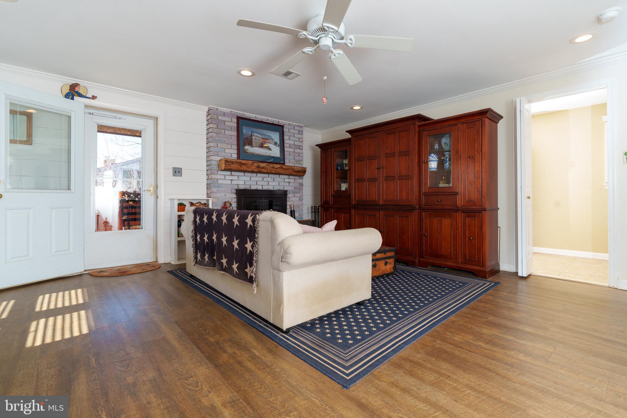 MAYFIELD - Residential