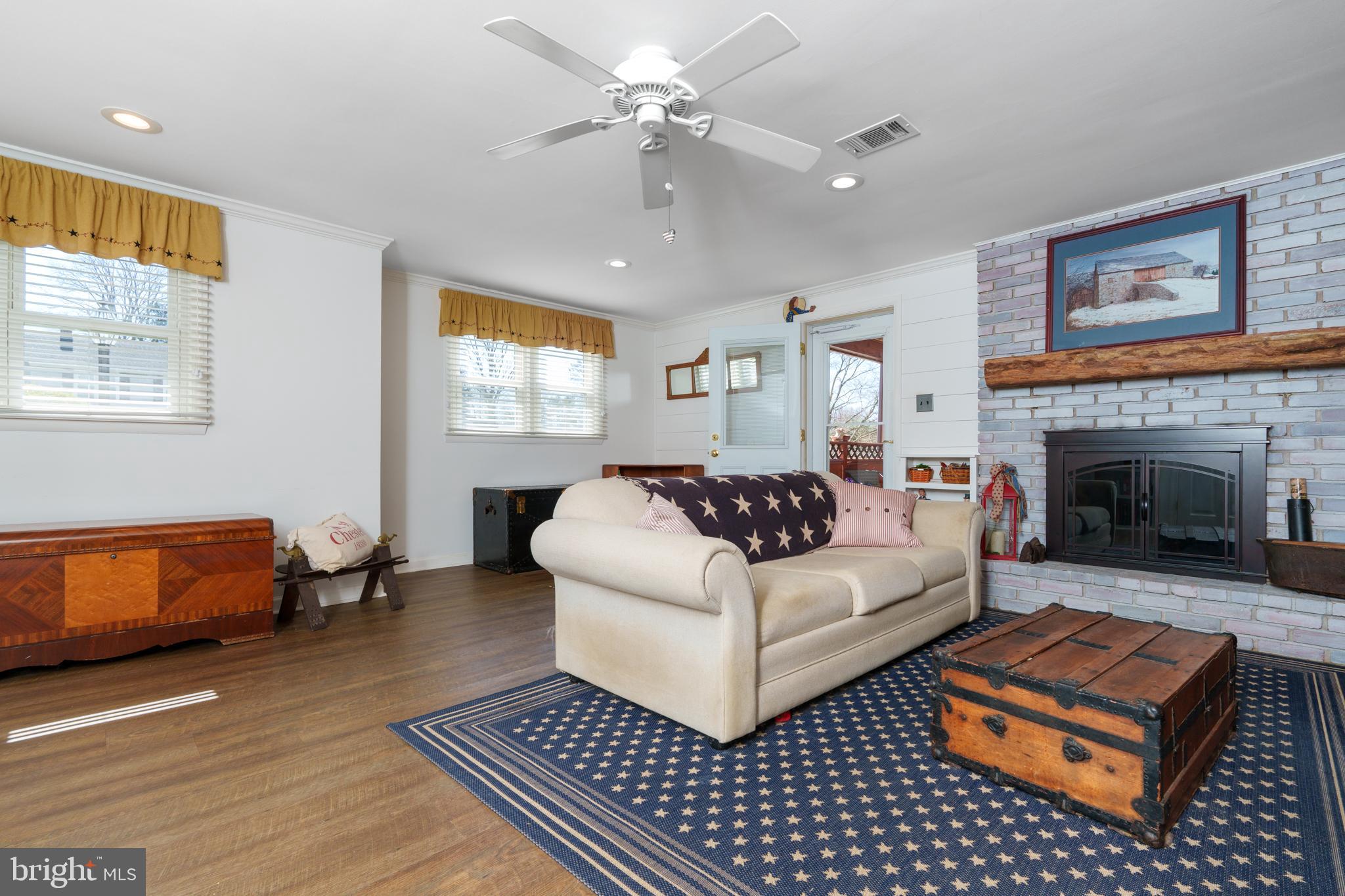 MAYFIELD - Residential