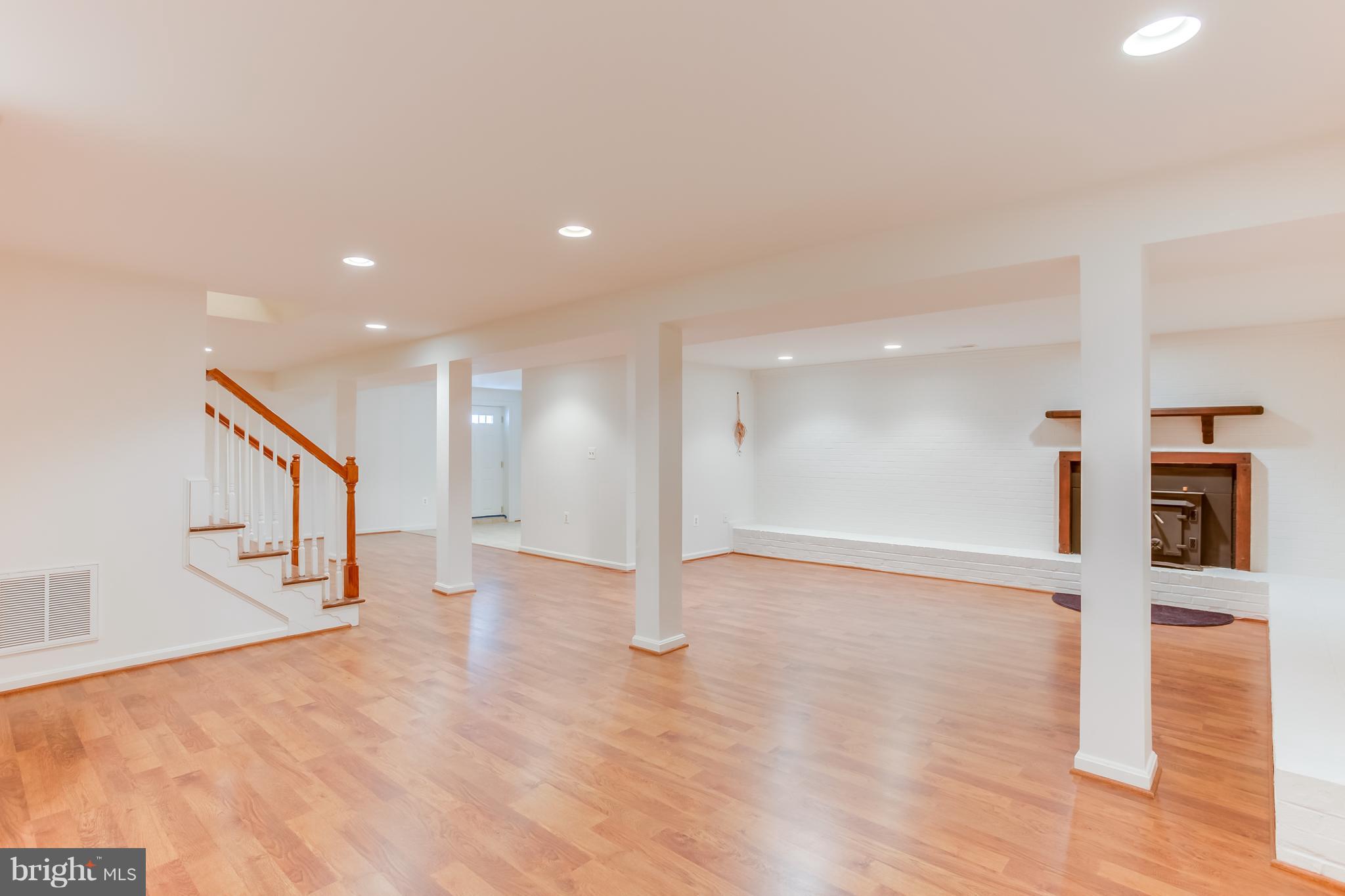 MOTTS RUN ESTATES - Residential