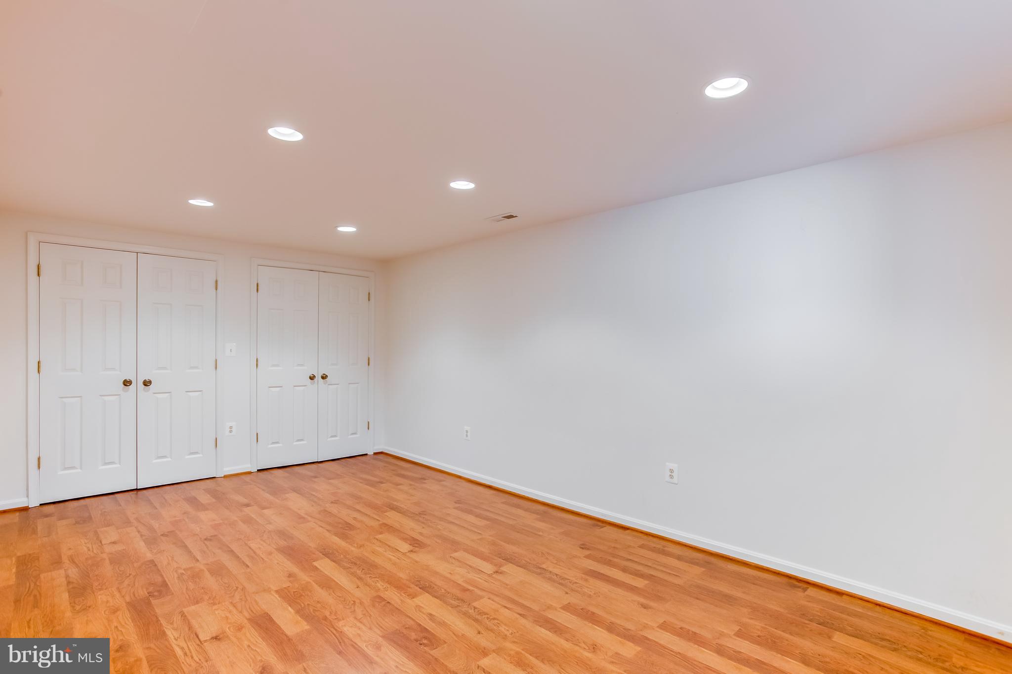 MOTTS RUN ESTATES - Residential