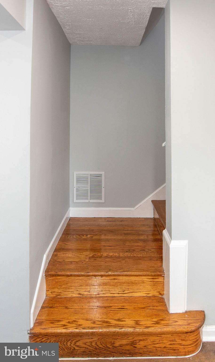 LANDOVER KNOLLS - Residential