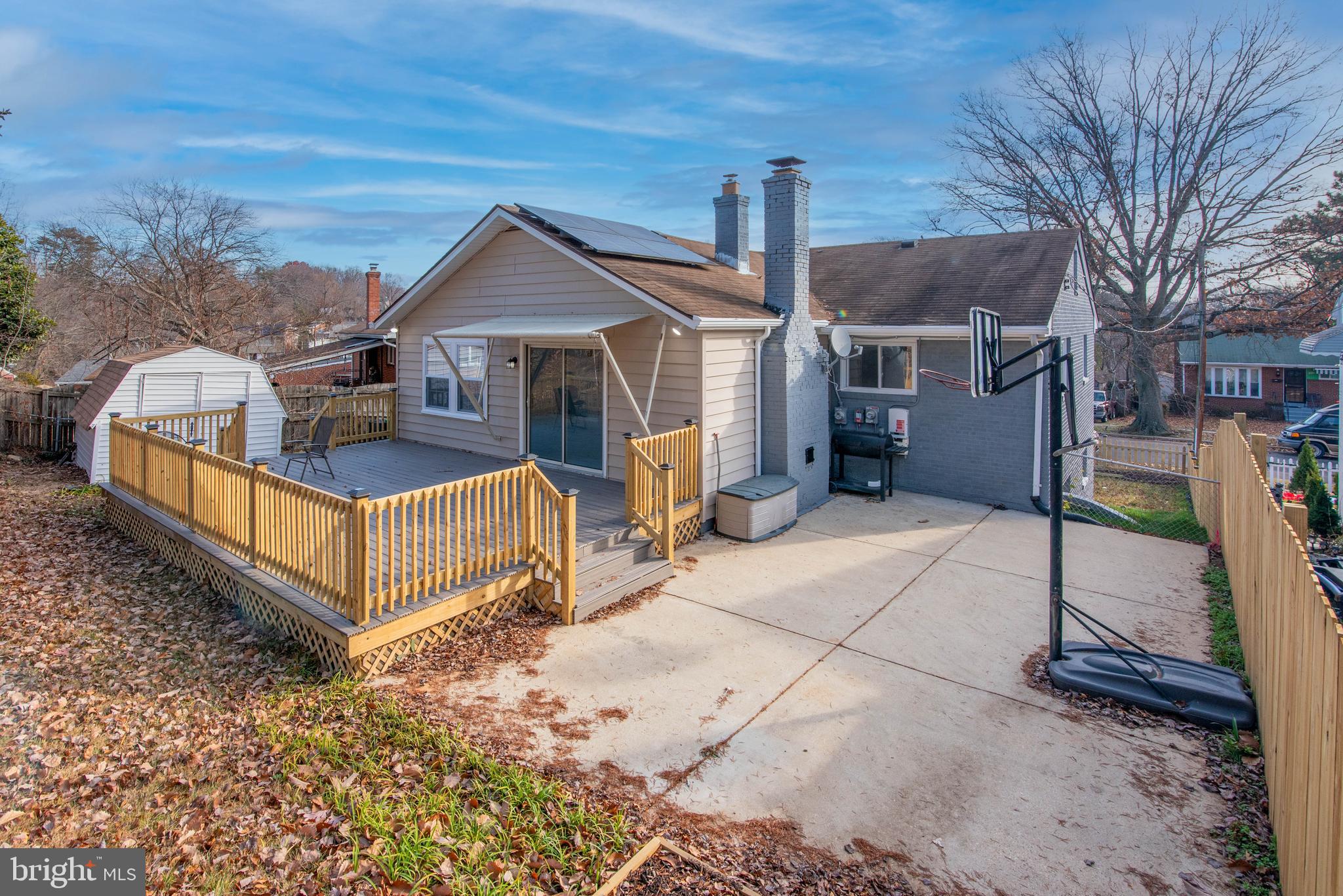 LANDOVER KNOLLS - Residential