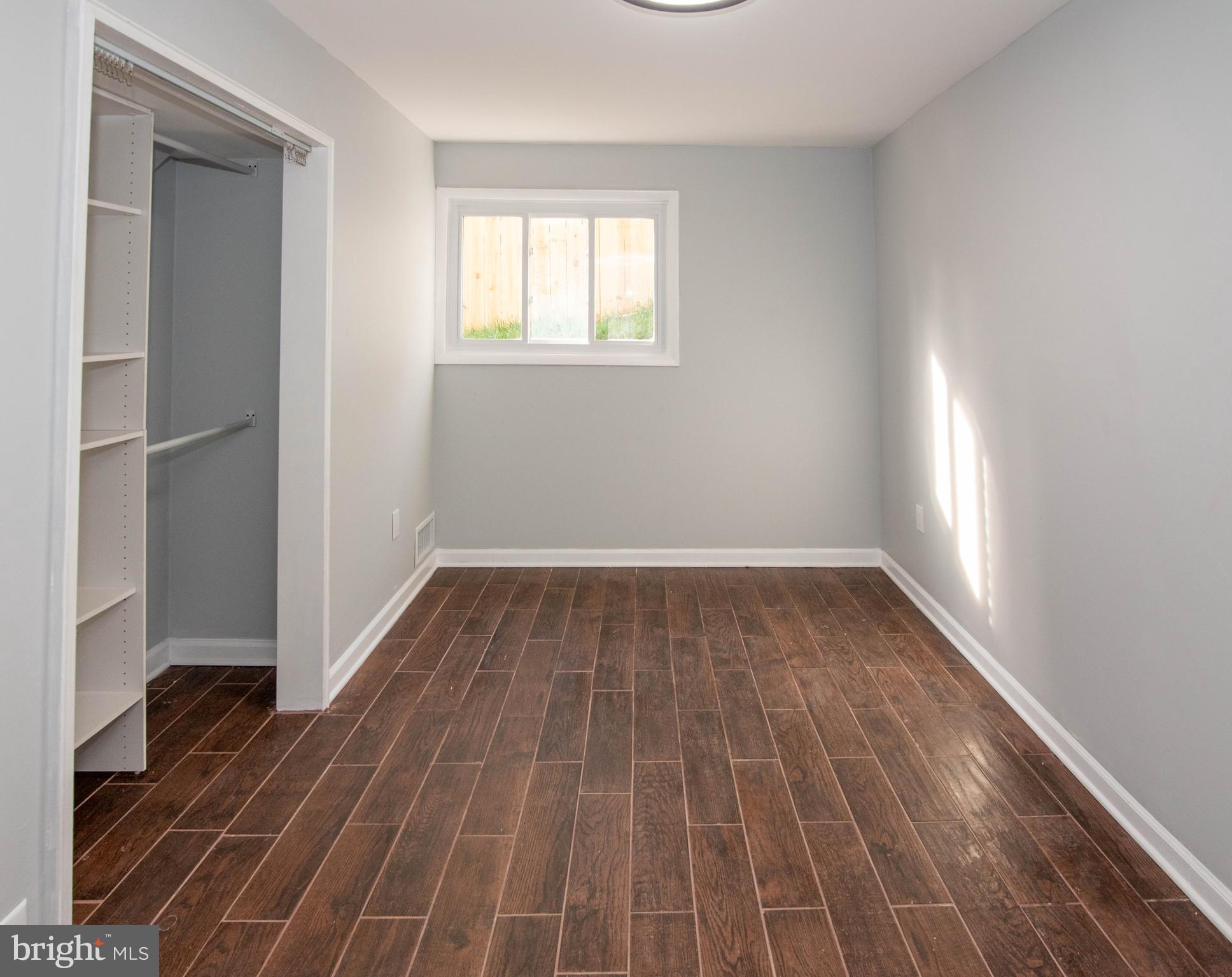 LANDOVER KNOLLS - Residential