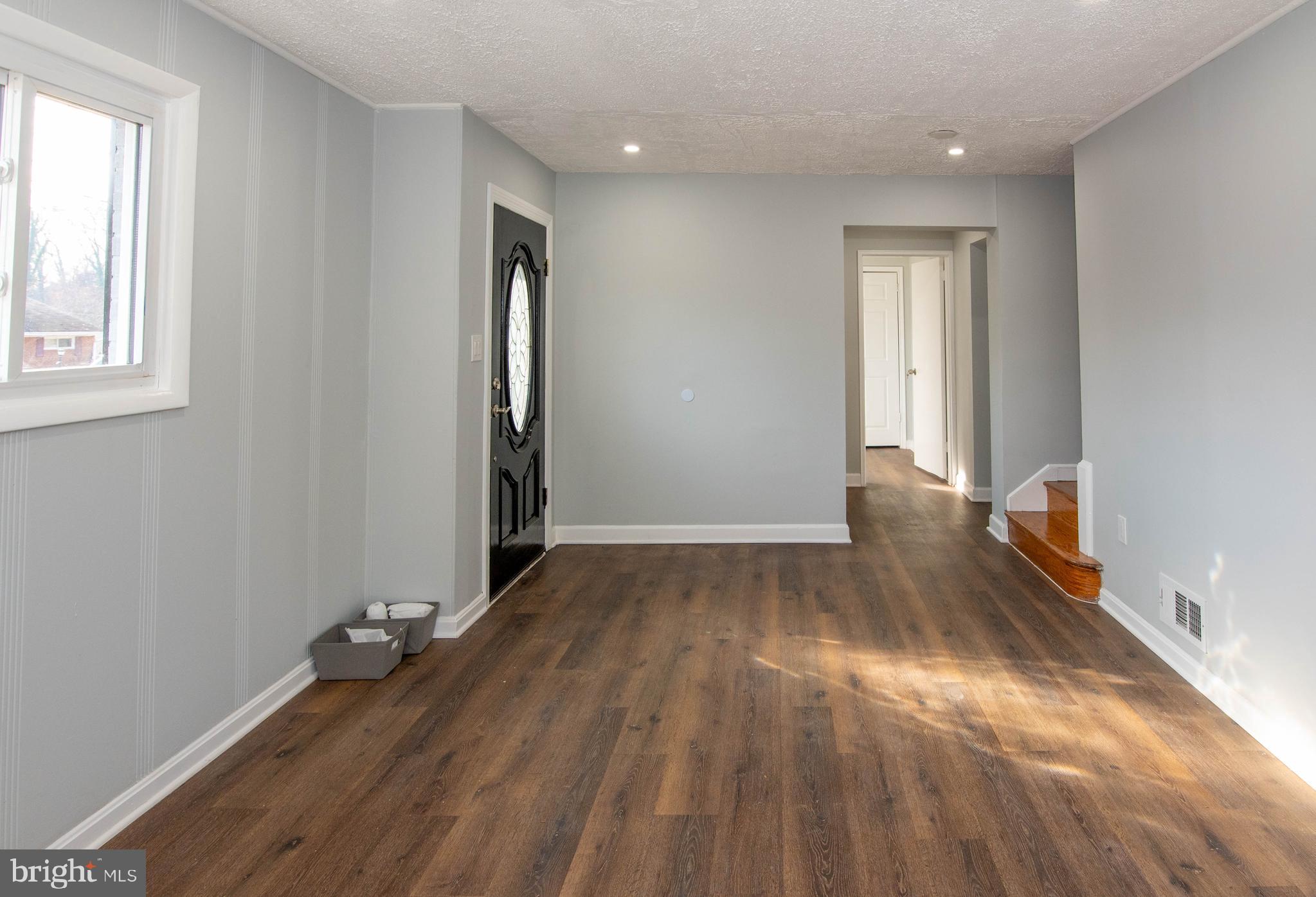 LANDOVER KNOLLS - Residential