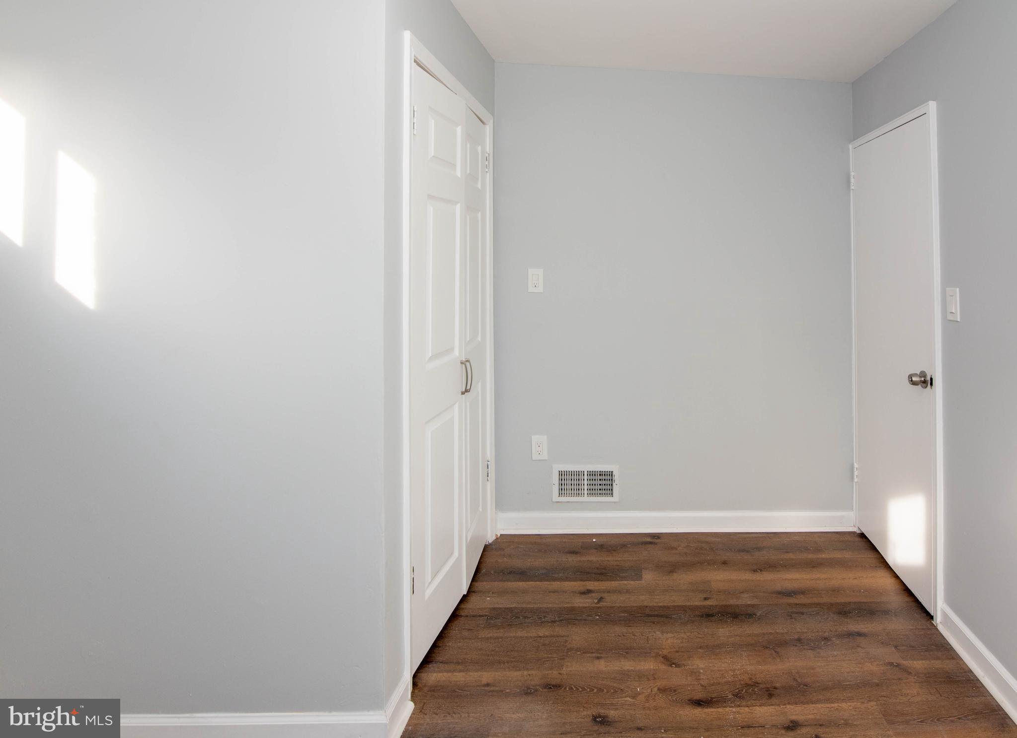 LANDOVER KNOLLS - Residential