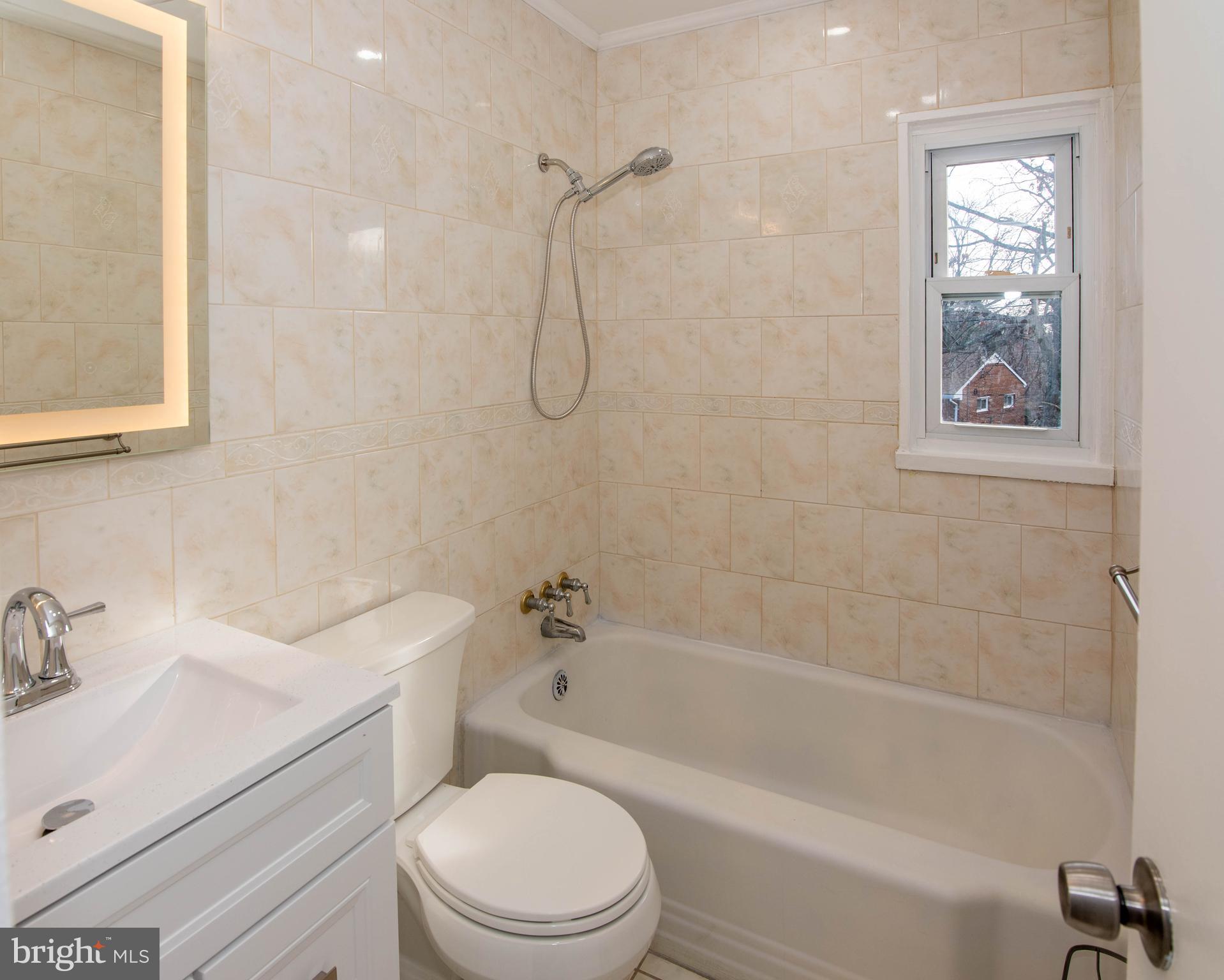 LANDOVER KNOLLS - Residential