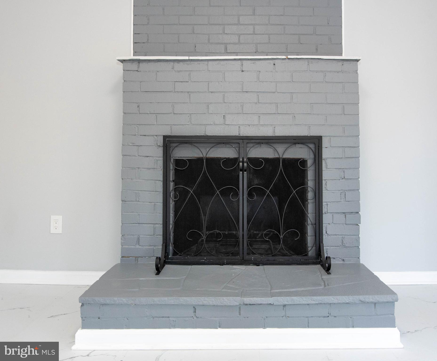 LANDOVER KNOLLS - Residential