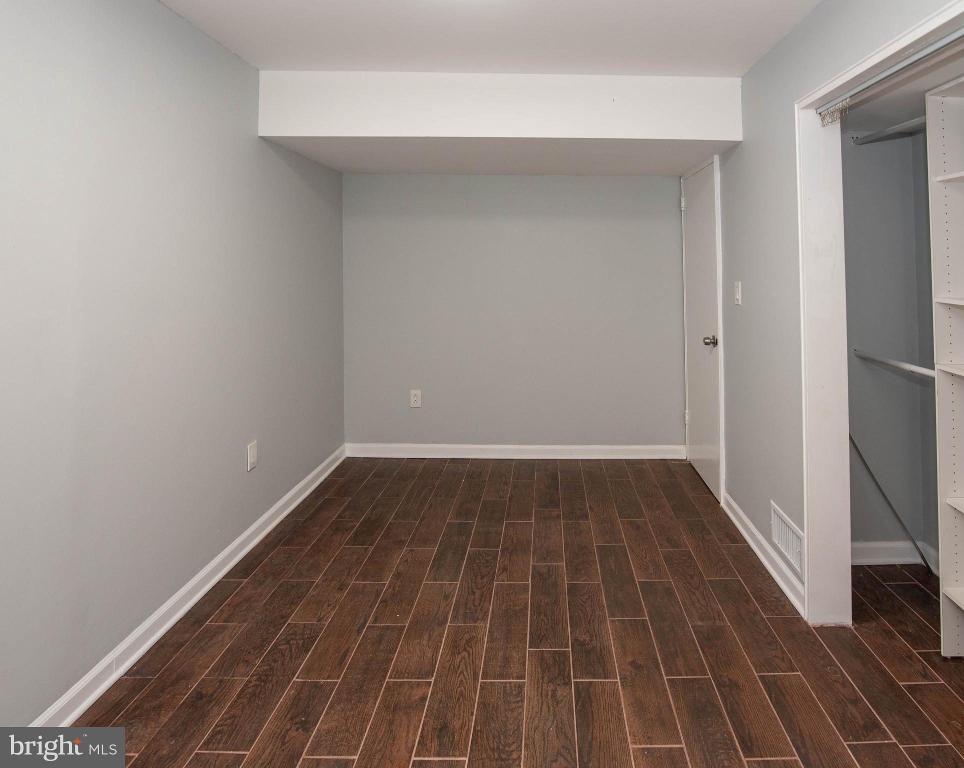 LANDOVER KNOLLS - Residential