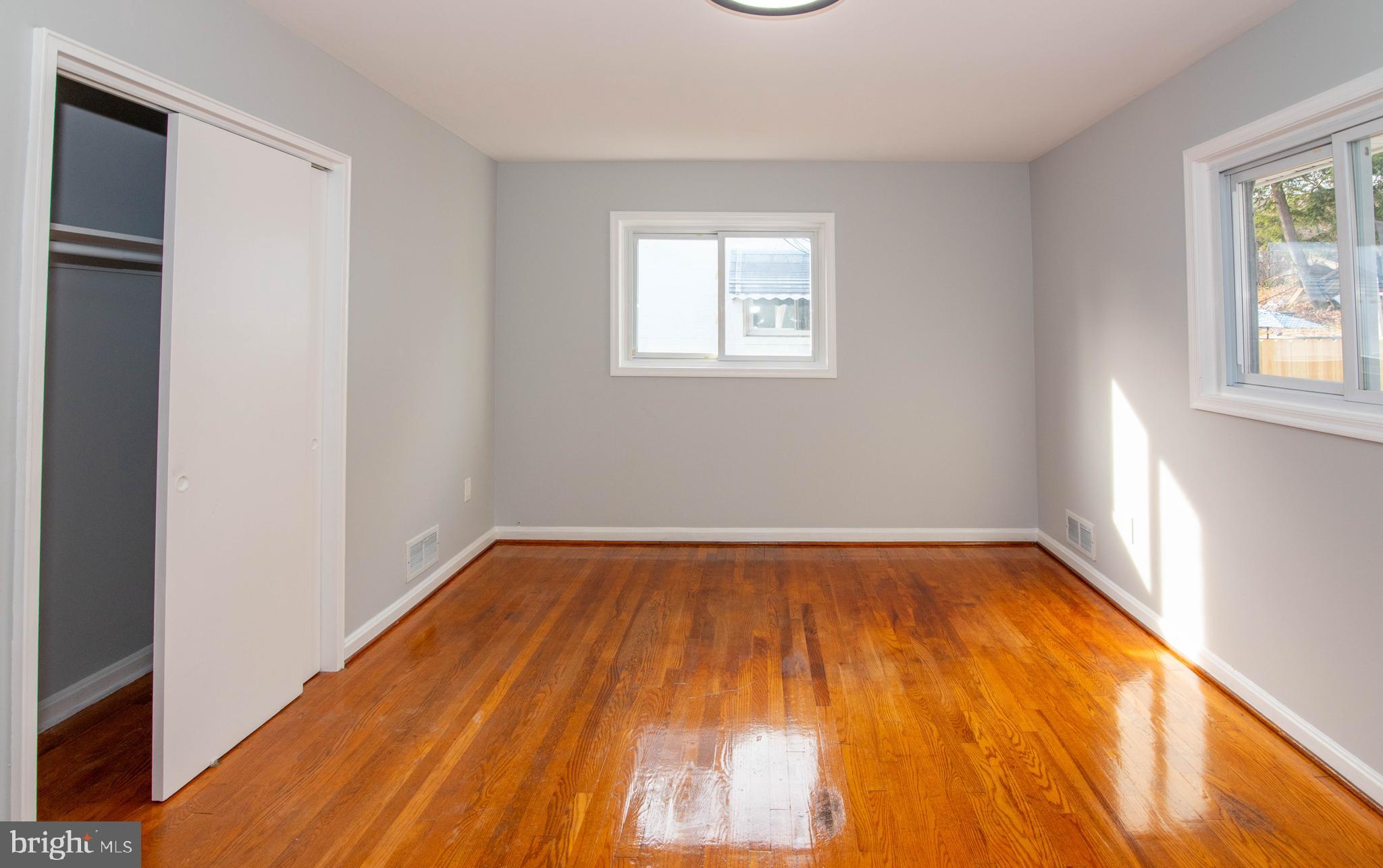 LANDOVER KNOLLS - Residential