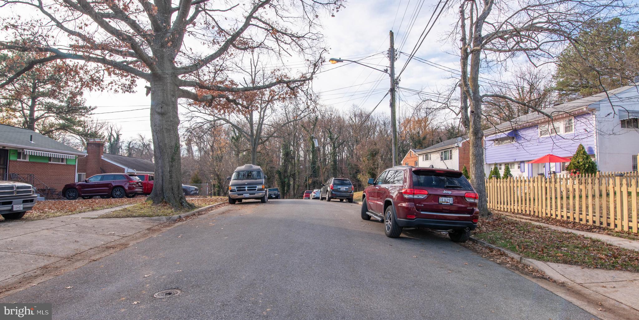 LANDOVER KNOLLS - Residential