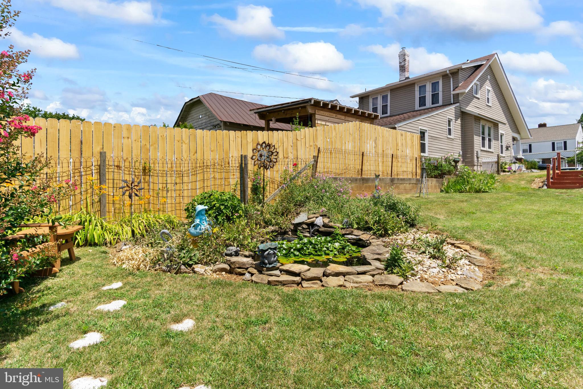 HAGERSTOWN - Residential