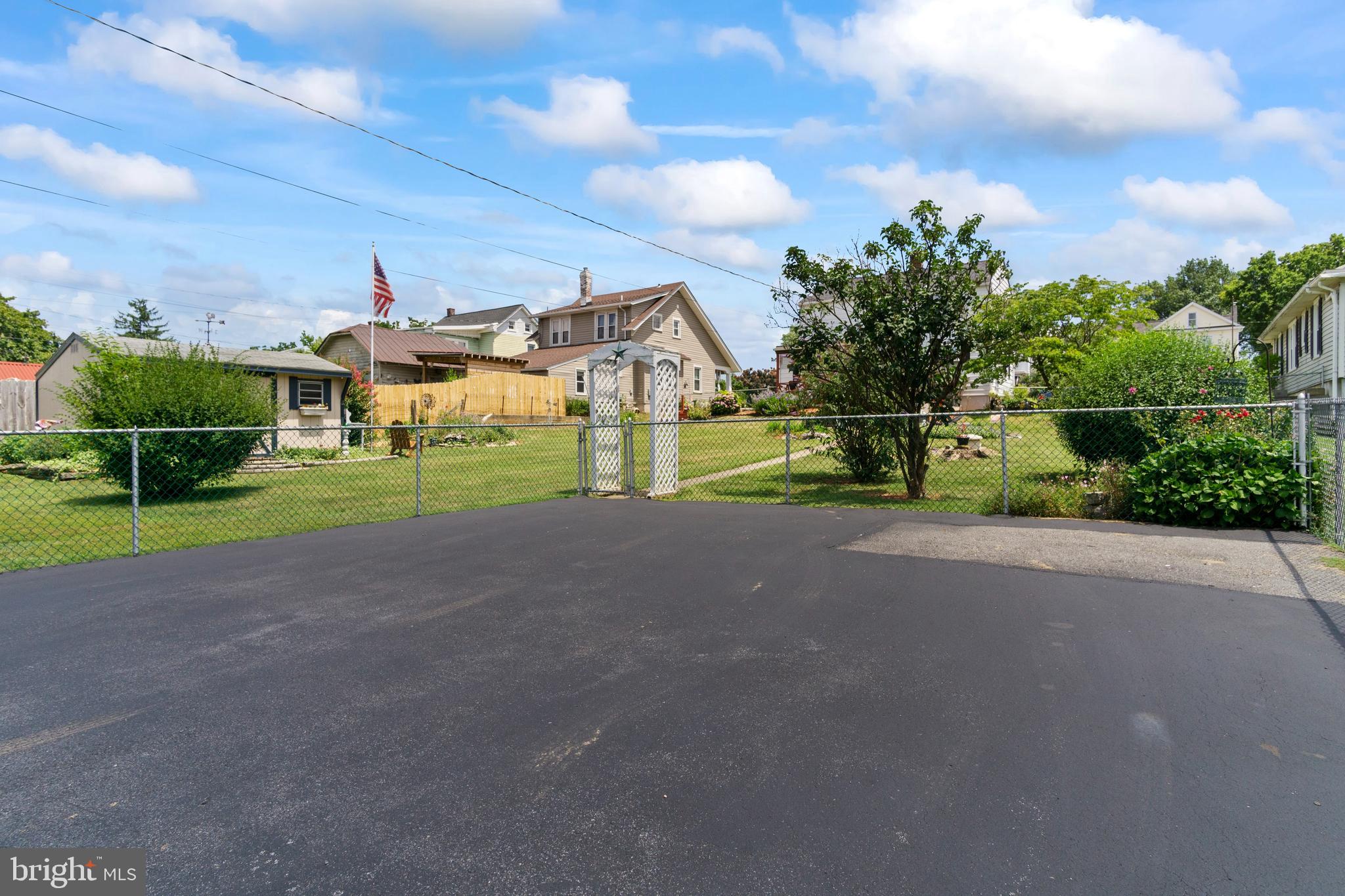 HAGERSTOWN - Residential