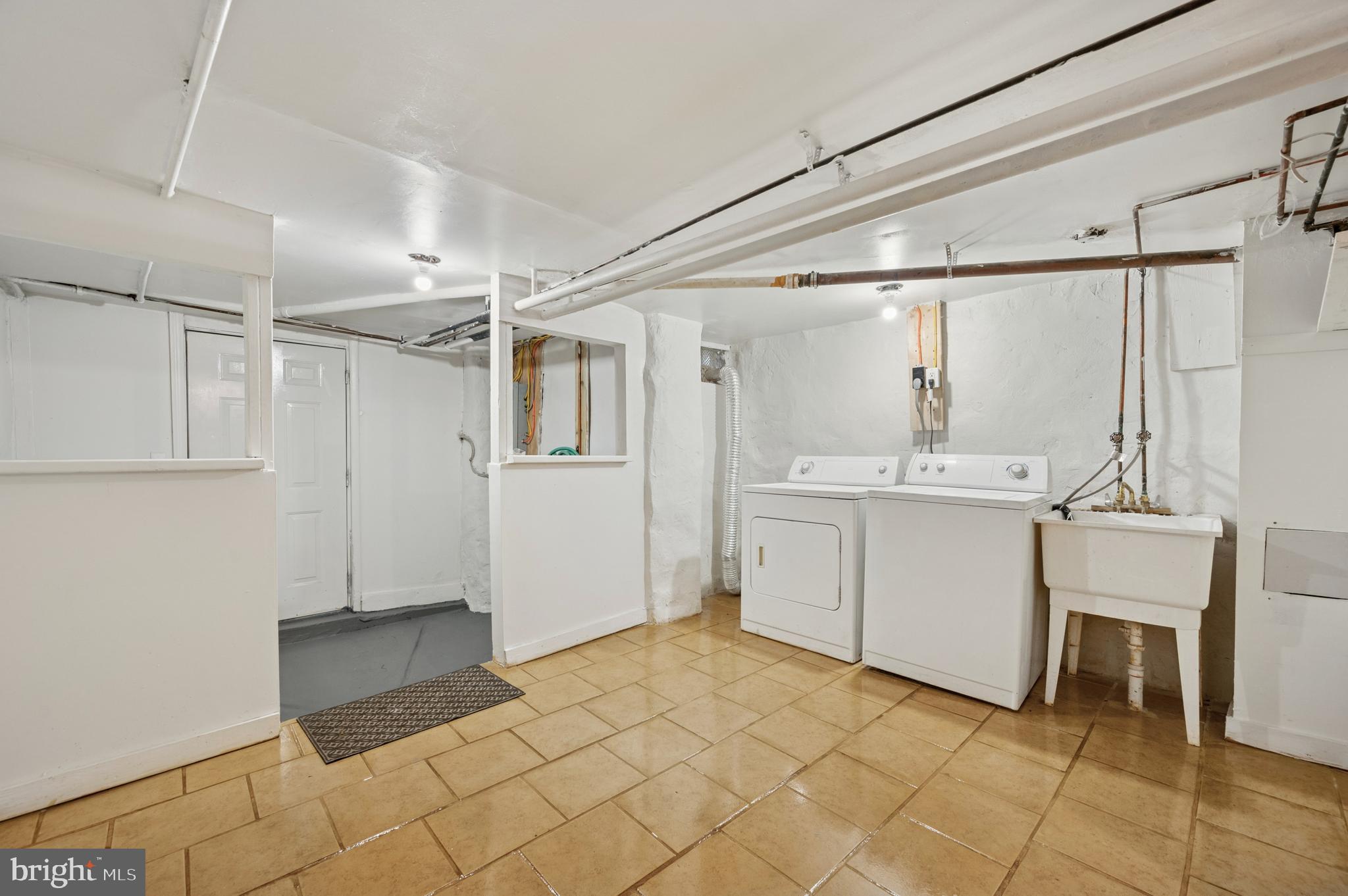 WEST OAK LANE - Residential