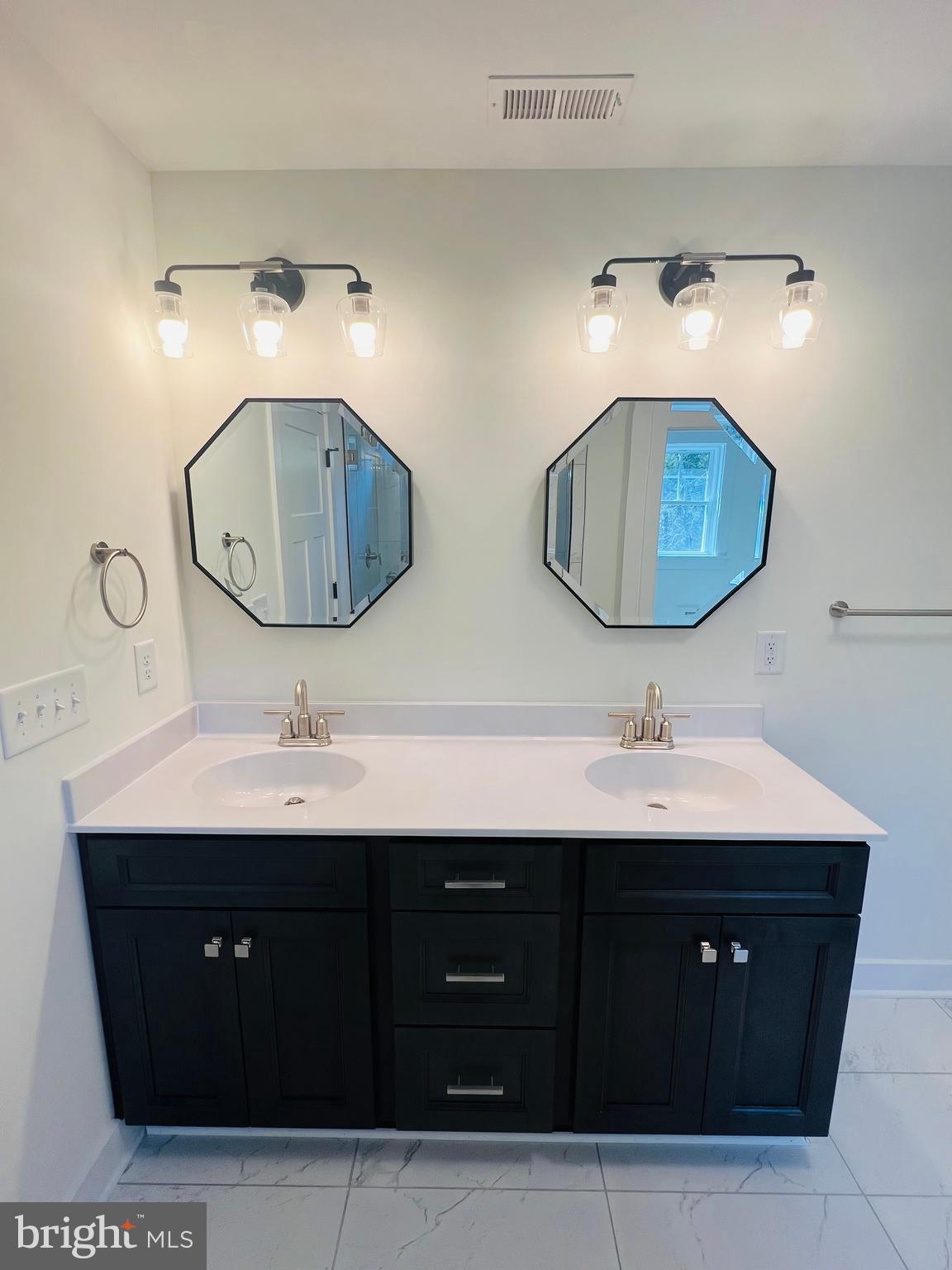 BREEZEWOOD - Residential