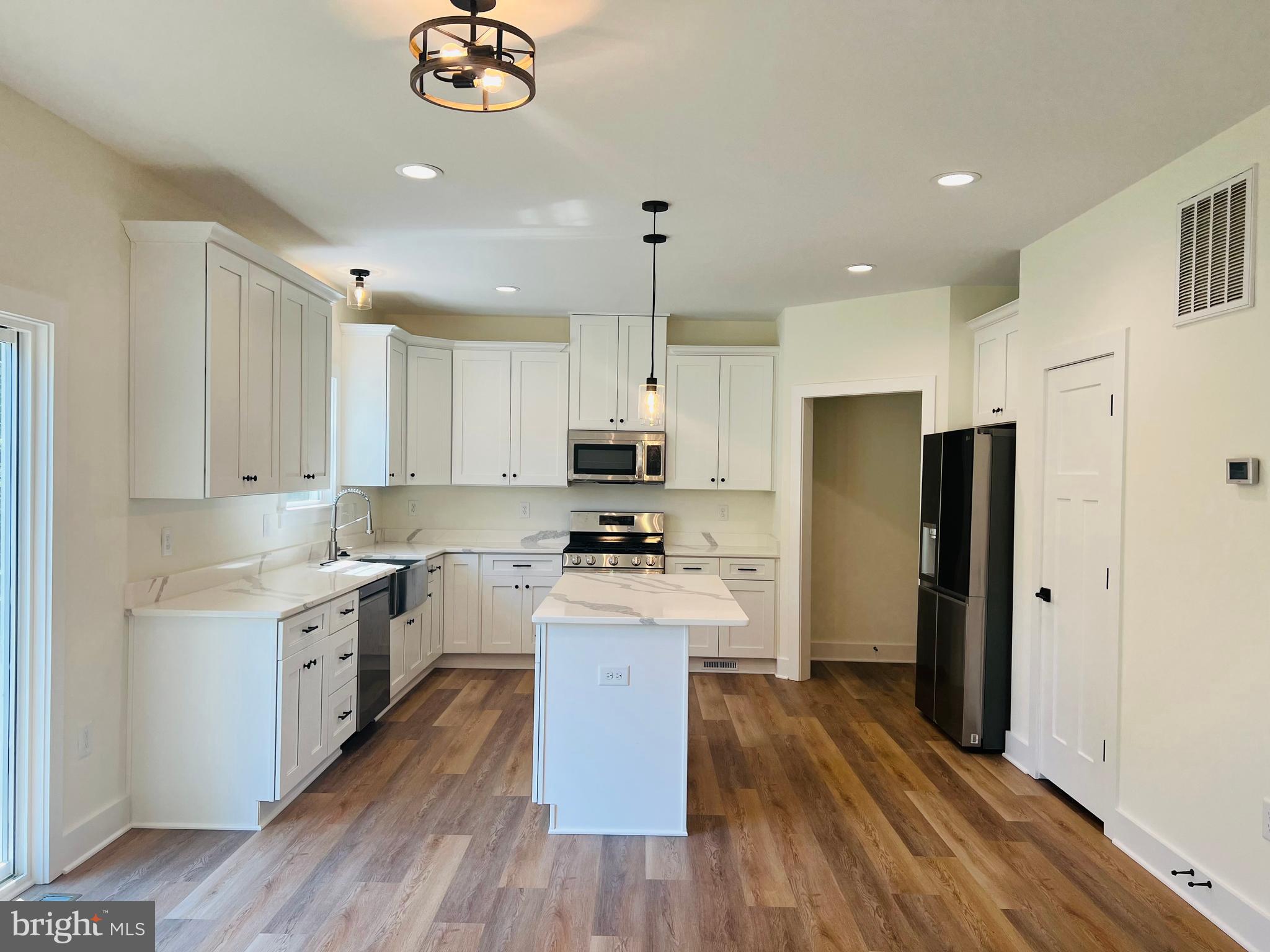 BREEZEWOOD - Residential