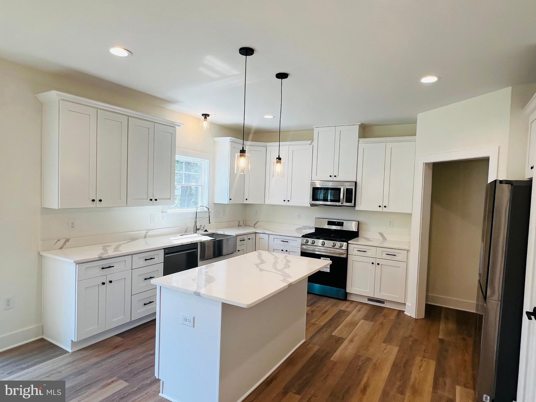 BREEZEWOOD - Residential