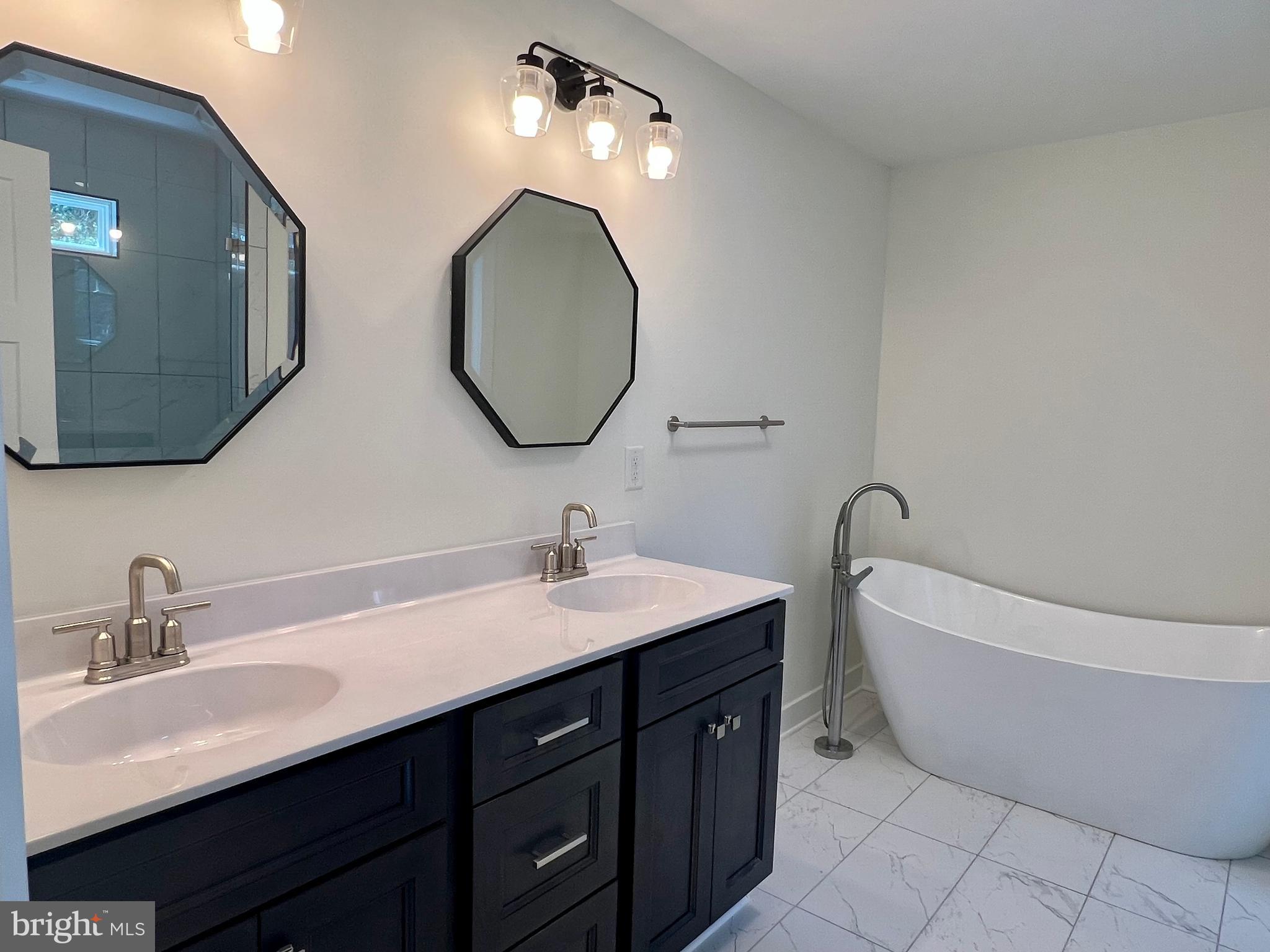 BREEZEWOOD - Residential