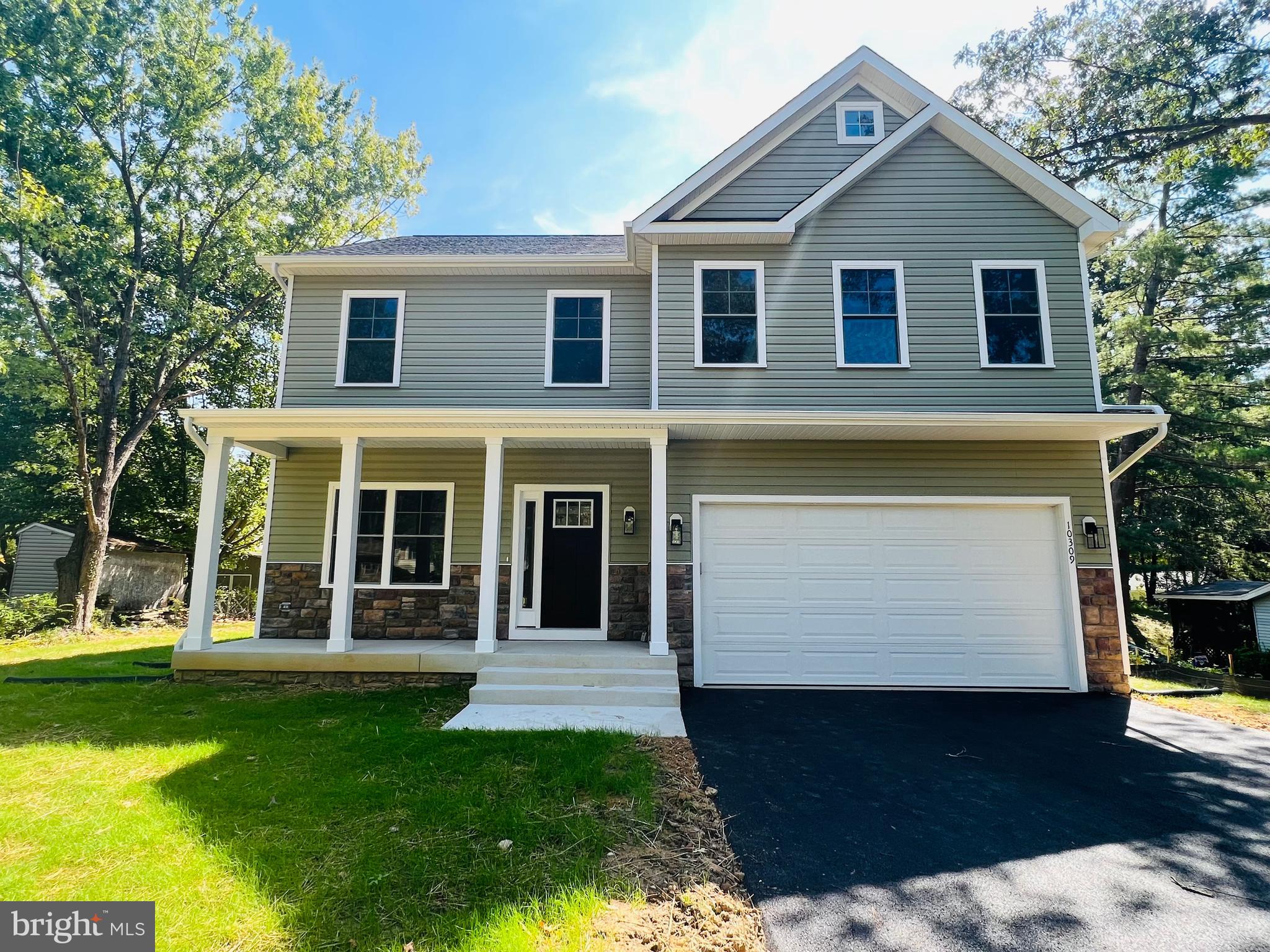 BREEZEWOOD - Residential