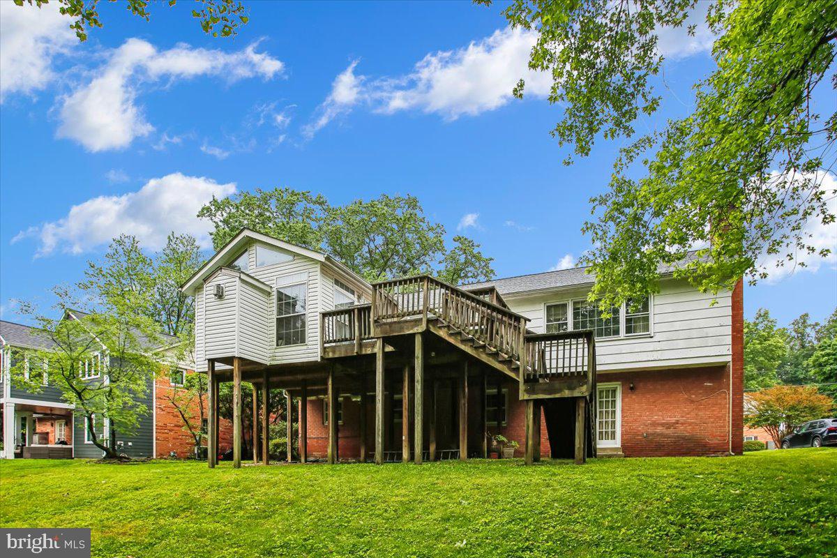 6220 HARDY DRIVE