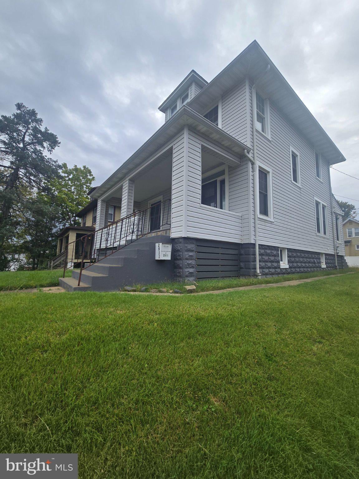 2911 E NORTHERN PARKWAY