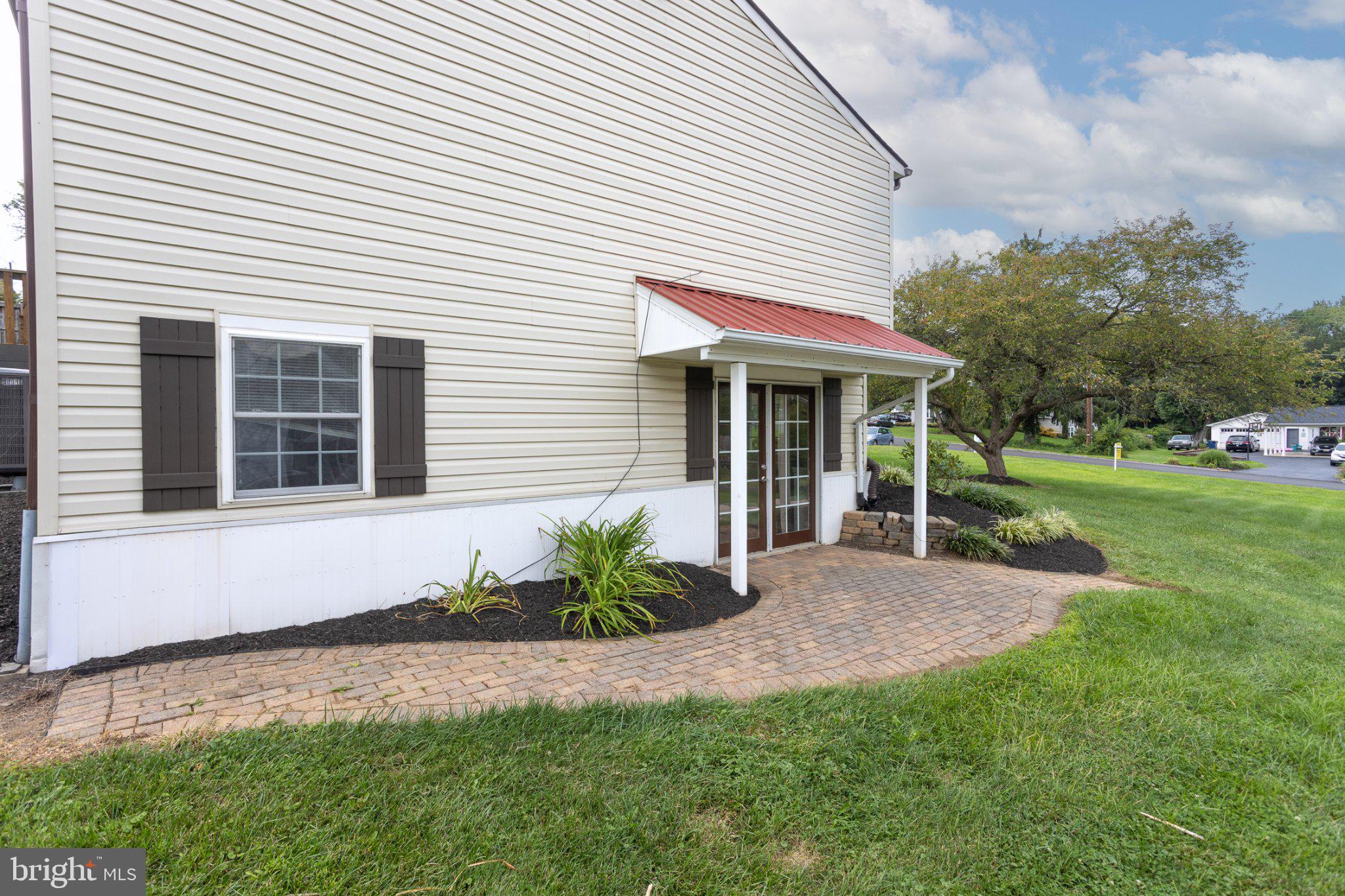 805 ROLLING RIDGE DRIVE