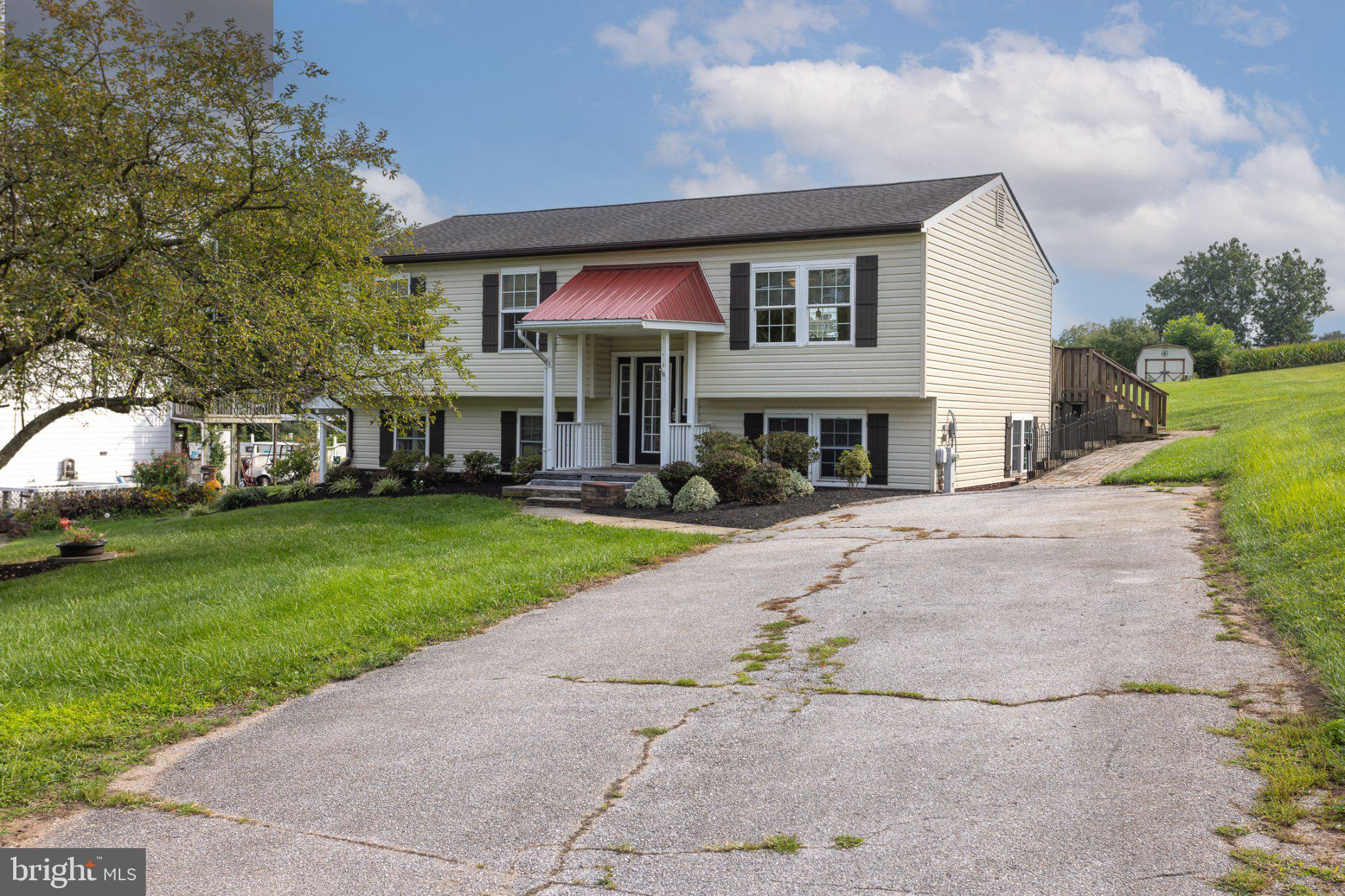 805 ROLLING RIDGE DRIVE