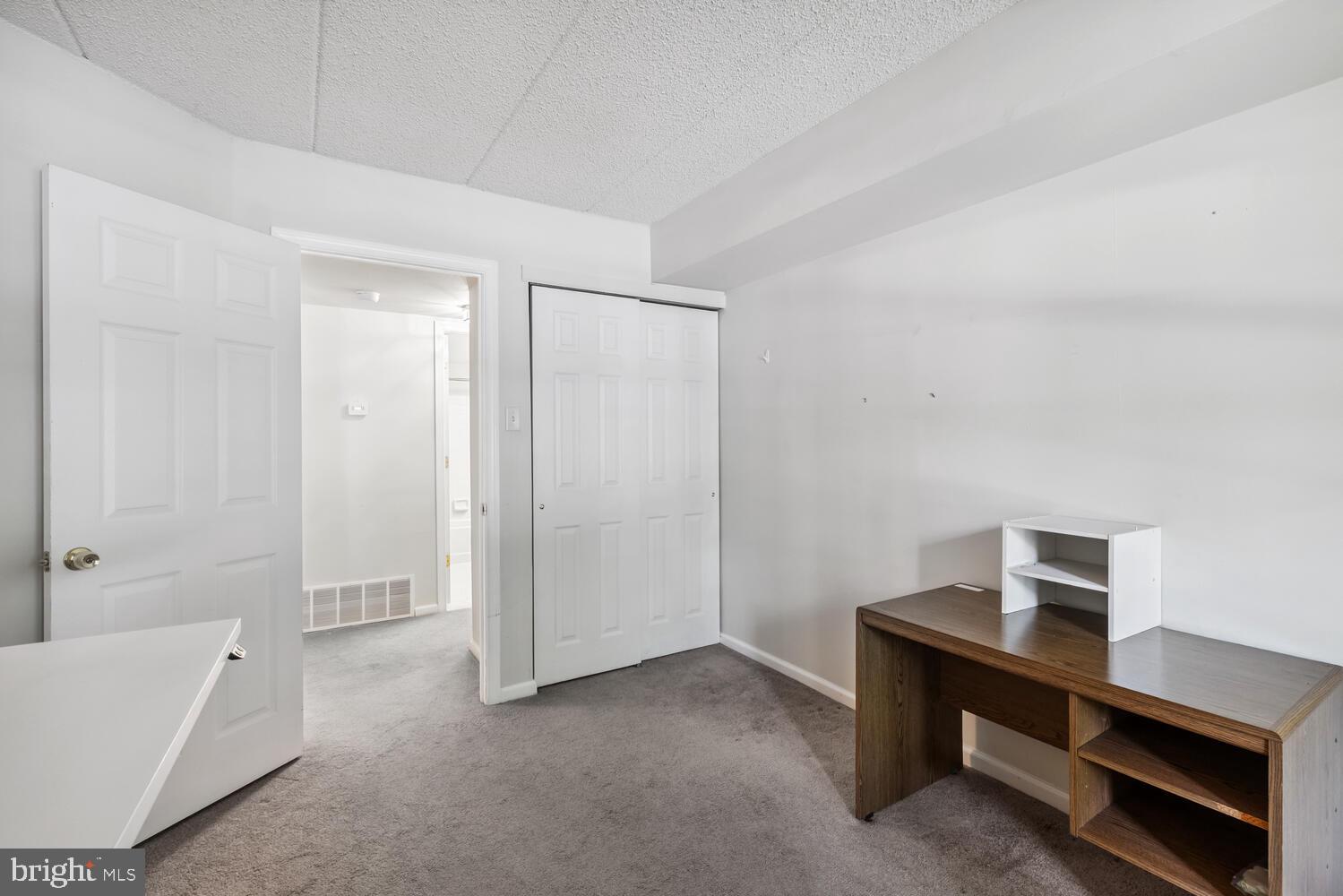 VALLEY GLEN - Residential